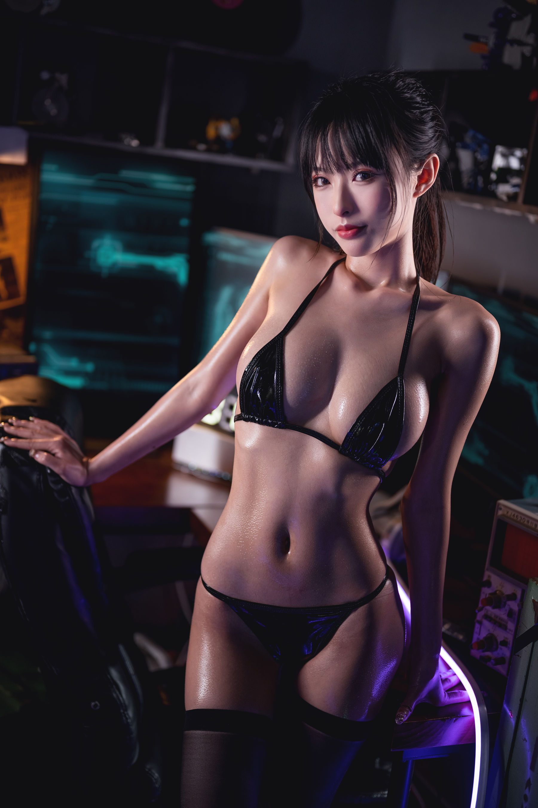 尤物清水由乃 – 抹油比基尼 Cosplay-第10张