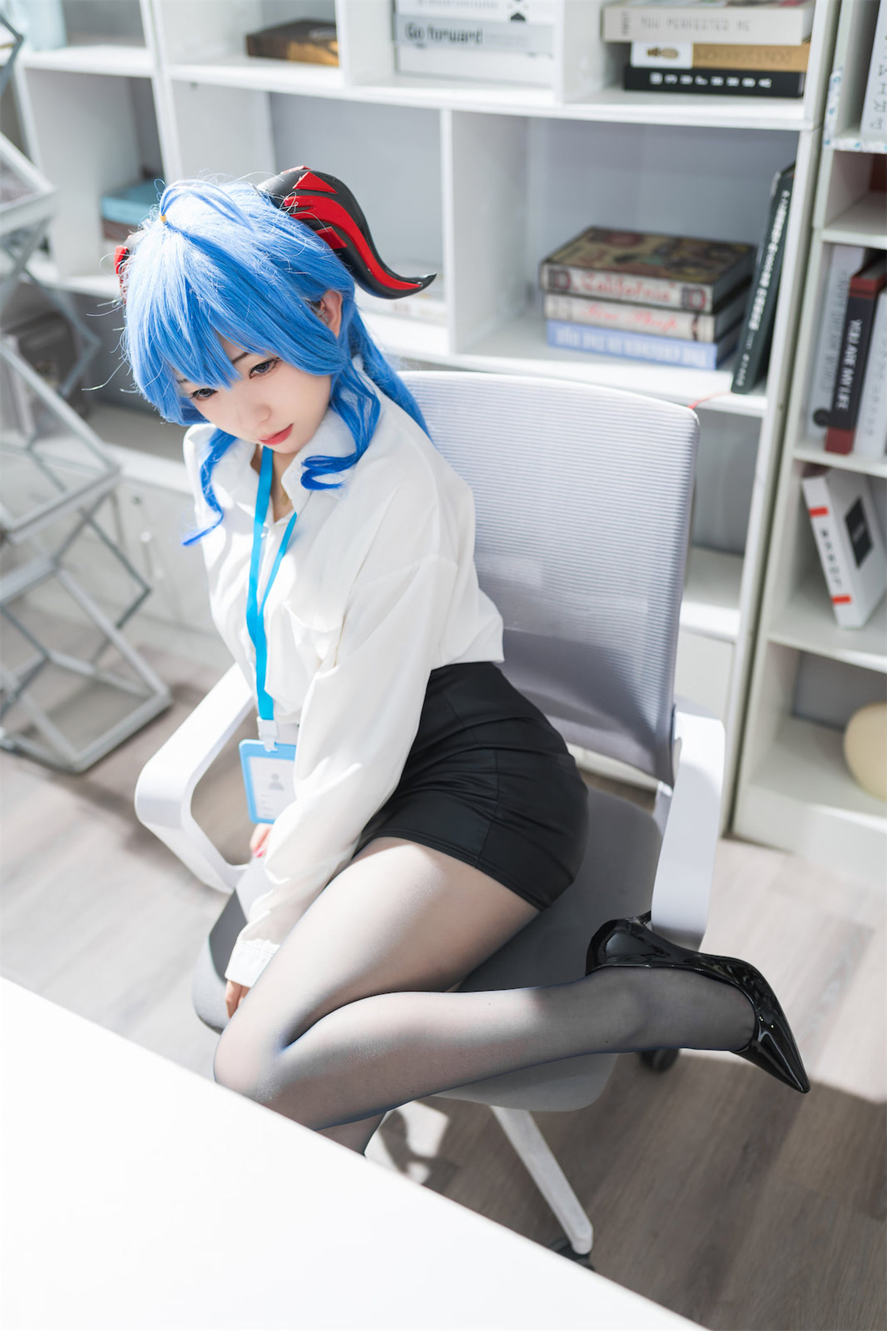花铃 – 甘雨秘书OL Cosplay-第1张