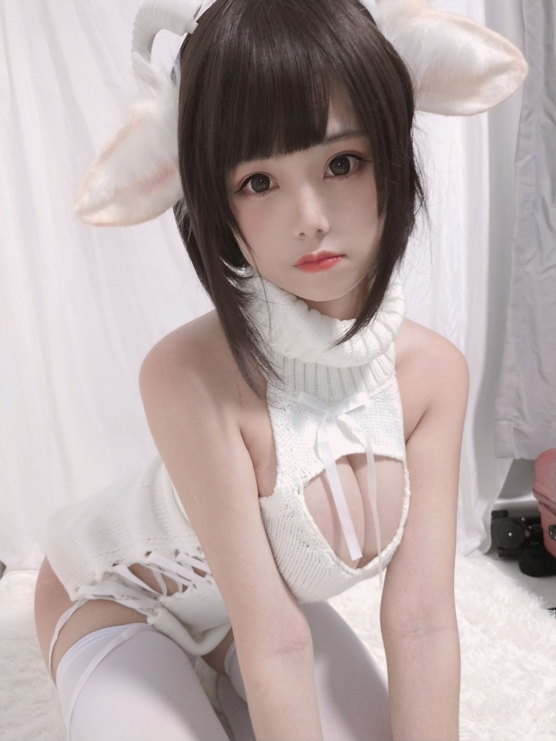 萌系小姐姐蜜汁猫裘 – 白丝毛衣 Cosplay-第8张
