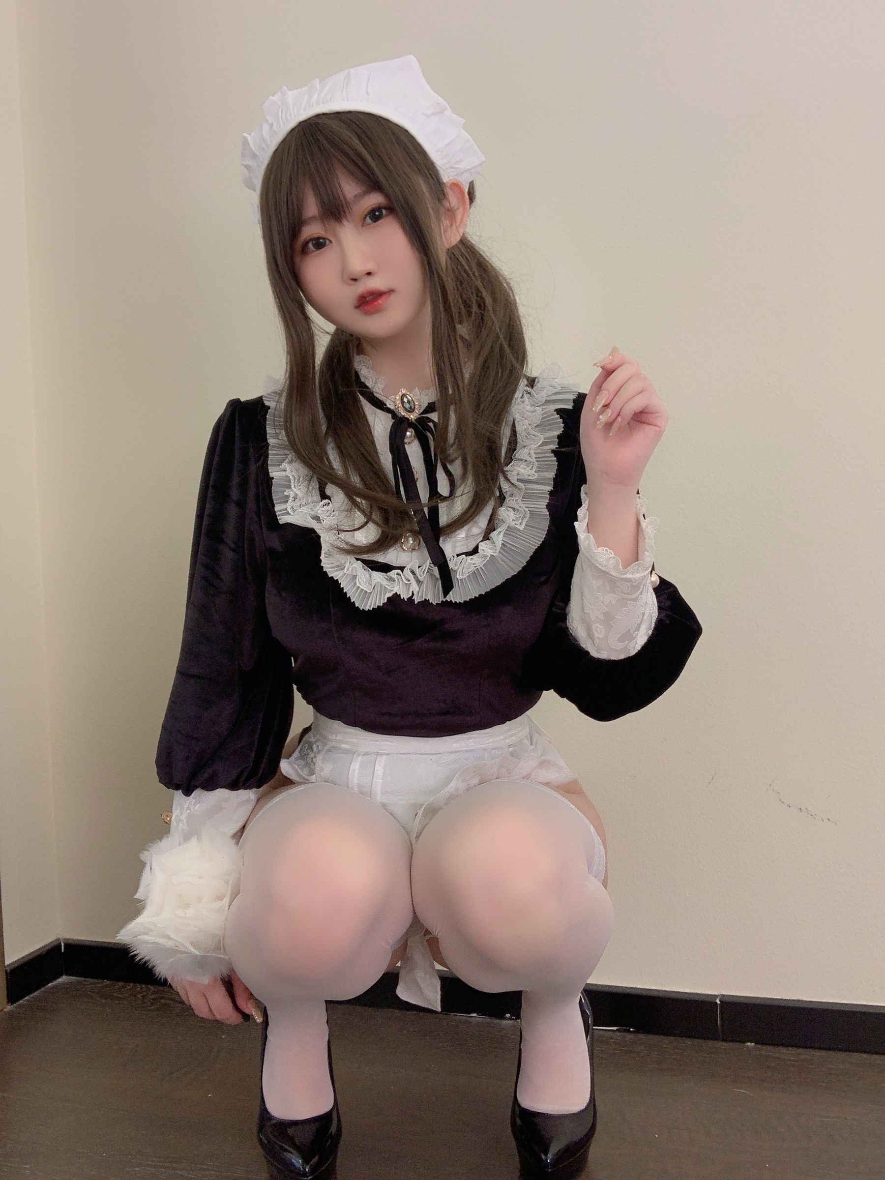 蜜桃少女是依酱呀 – 女仆馆长 Cosplay-第3张