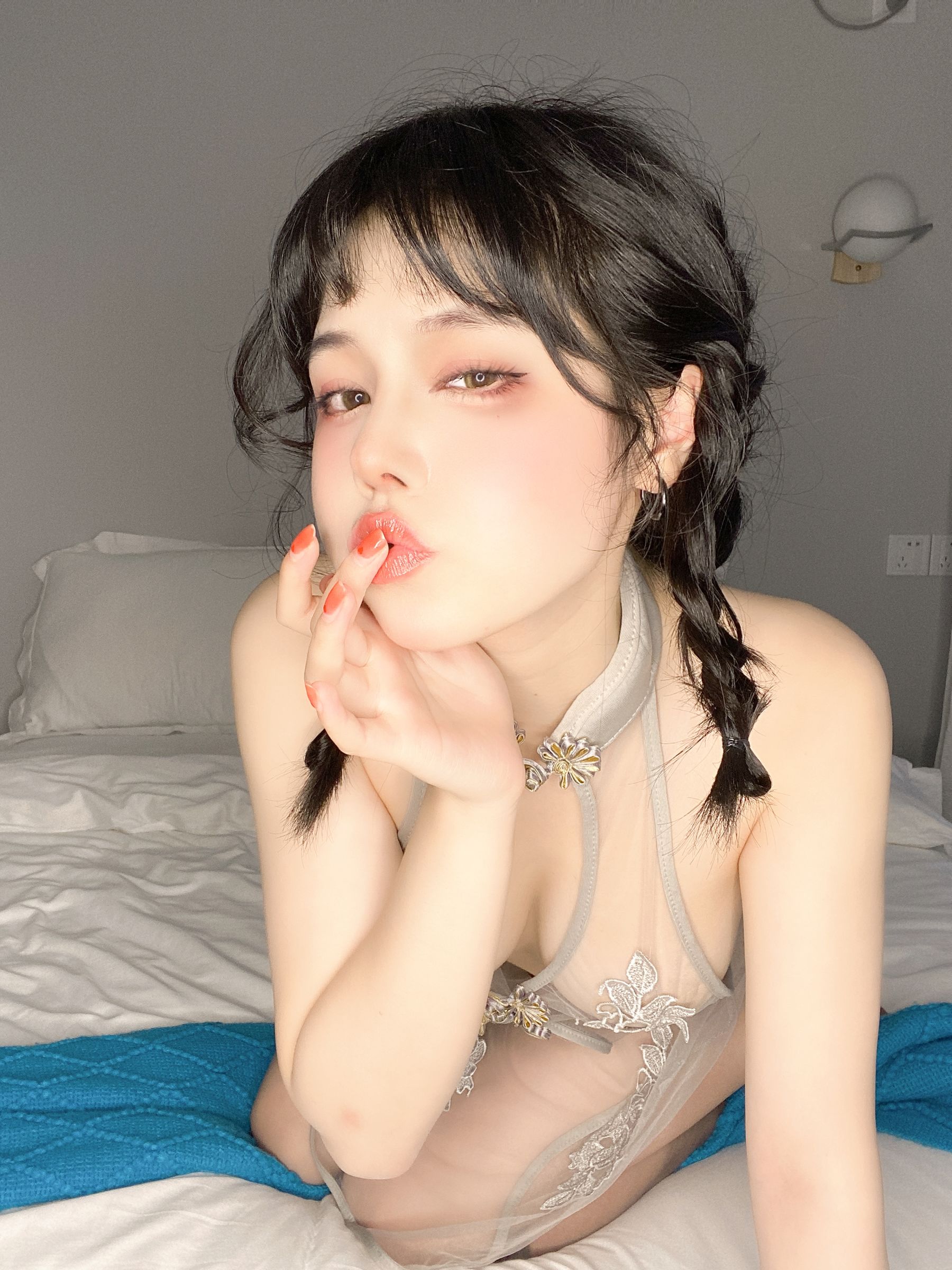 七月喵子 – 透明灰撕袜 Cosplay-第27张