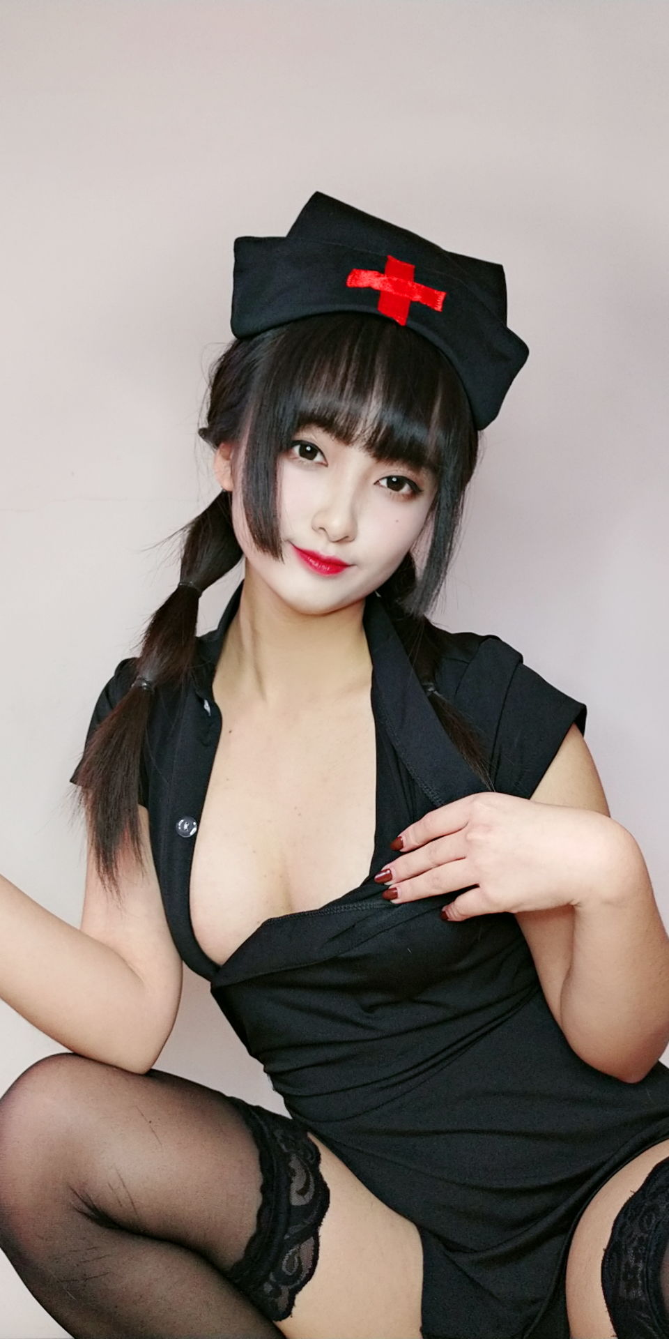 [Cosplay写真] 动漫博主洛璃LoLiSAMA – 情人节小护士 Cosplay-第8张