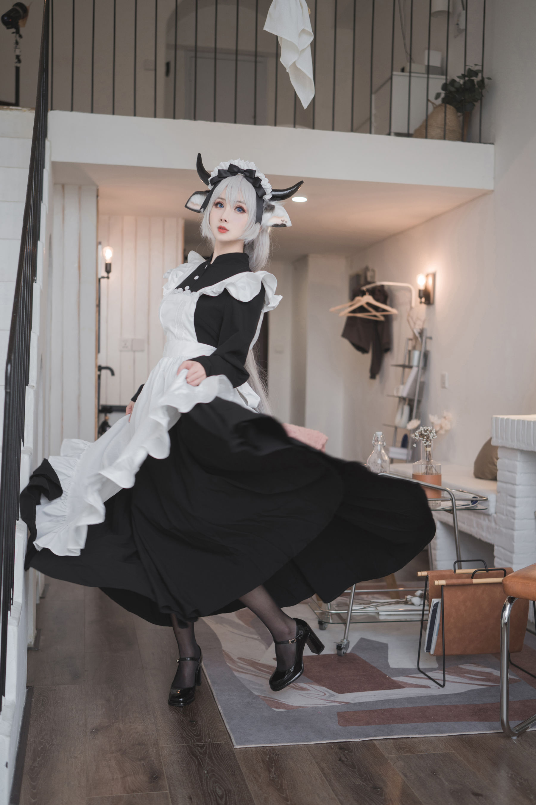 COS福利rioko凉凉子 – 贴心的奶牛女仆 Cosplay-第1张