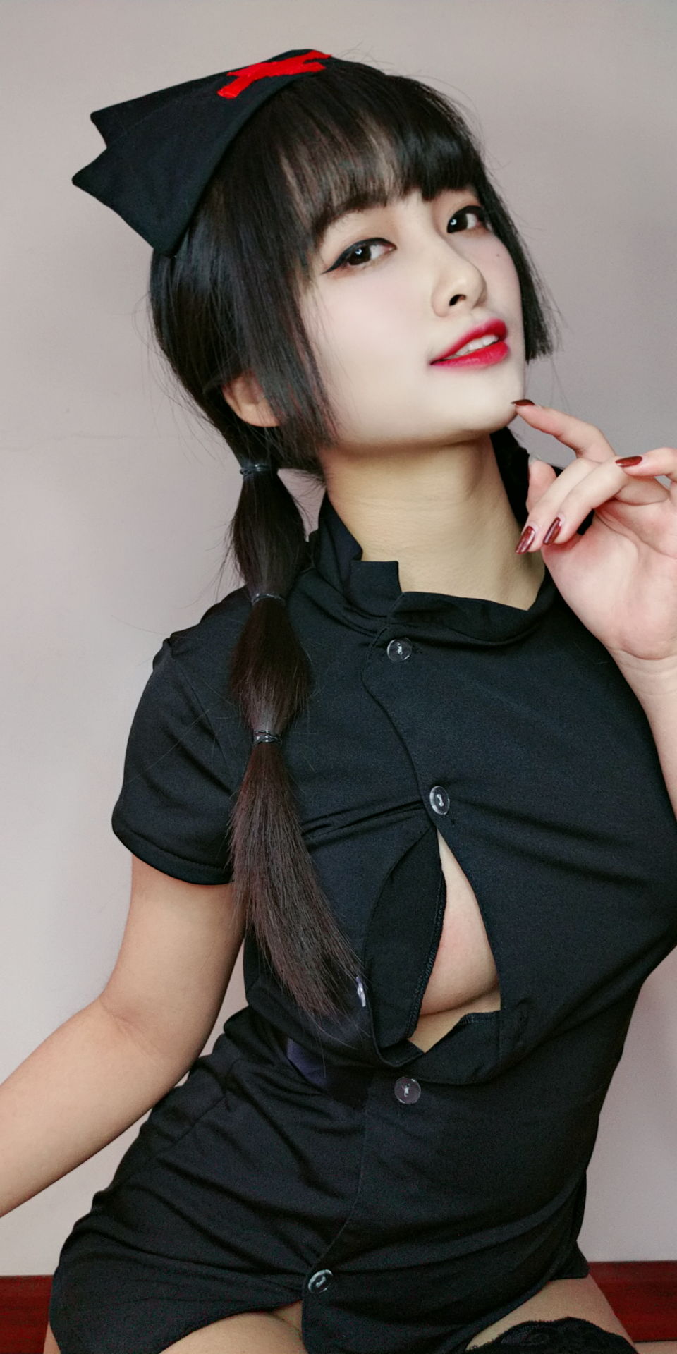 [Cosplay写真] 动漫博主洛璃LoLiSAMA – 情人节小护士 Cosplay-第89张