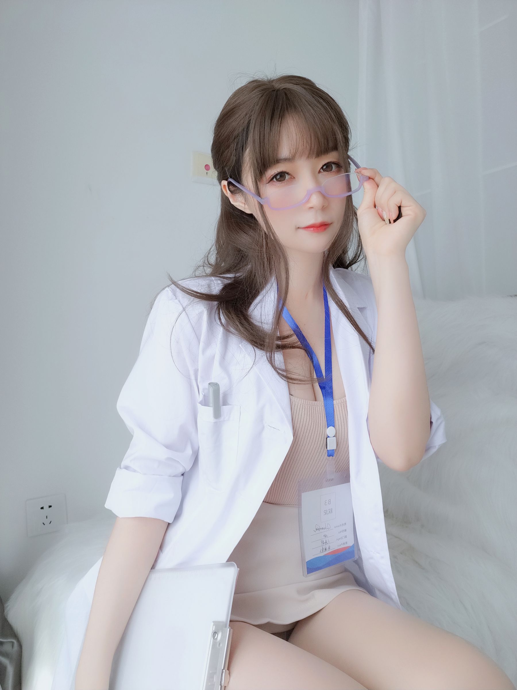 Coser小姐姐白银 – 私人医生 Cosplay-第55张