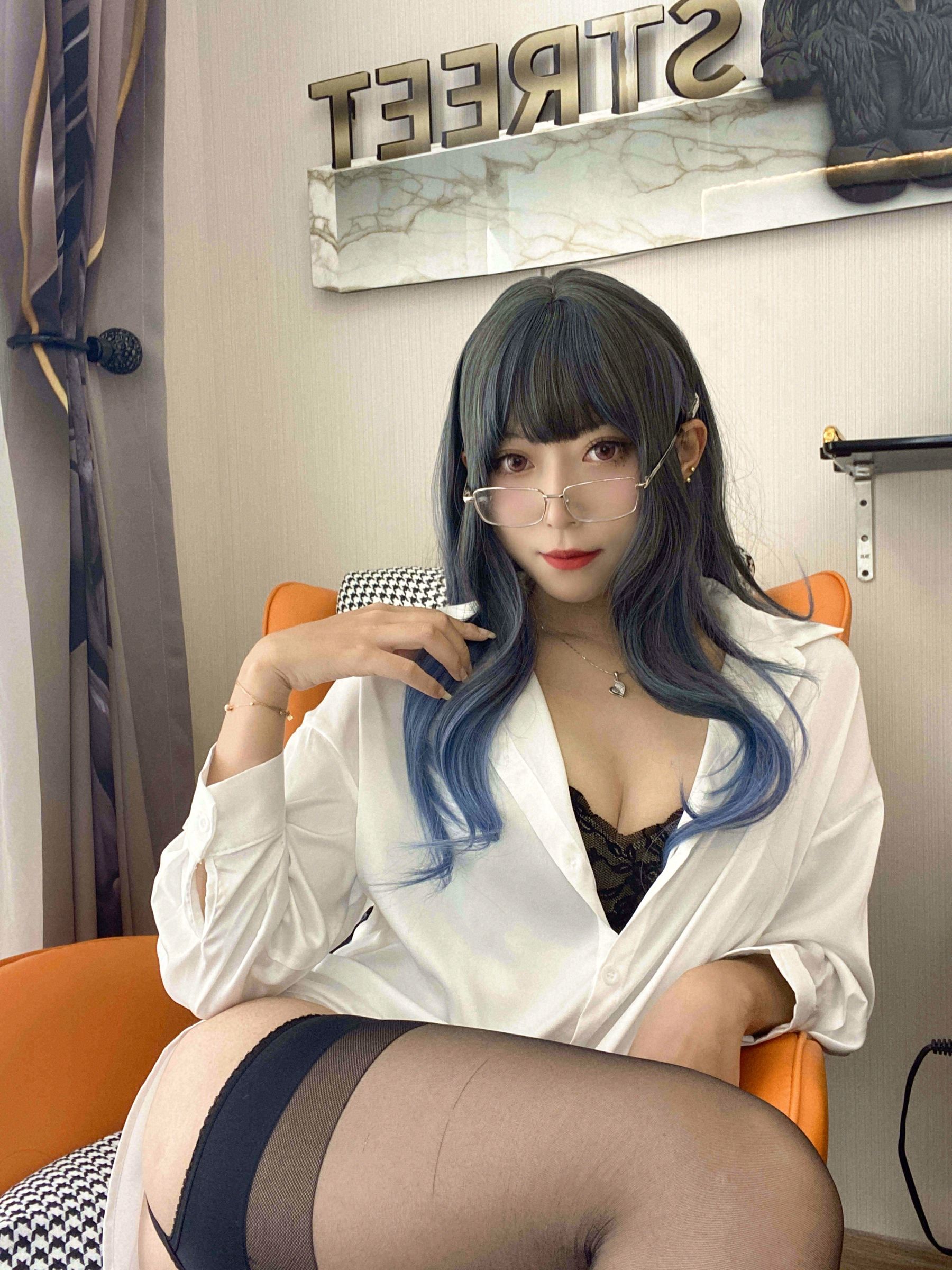 动漫博主Money冷冷 – 白衬衫 Cosplay-第80张