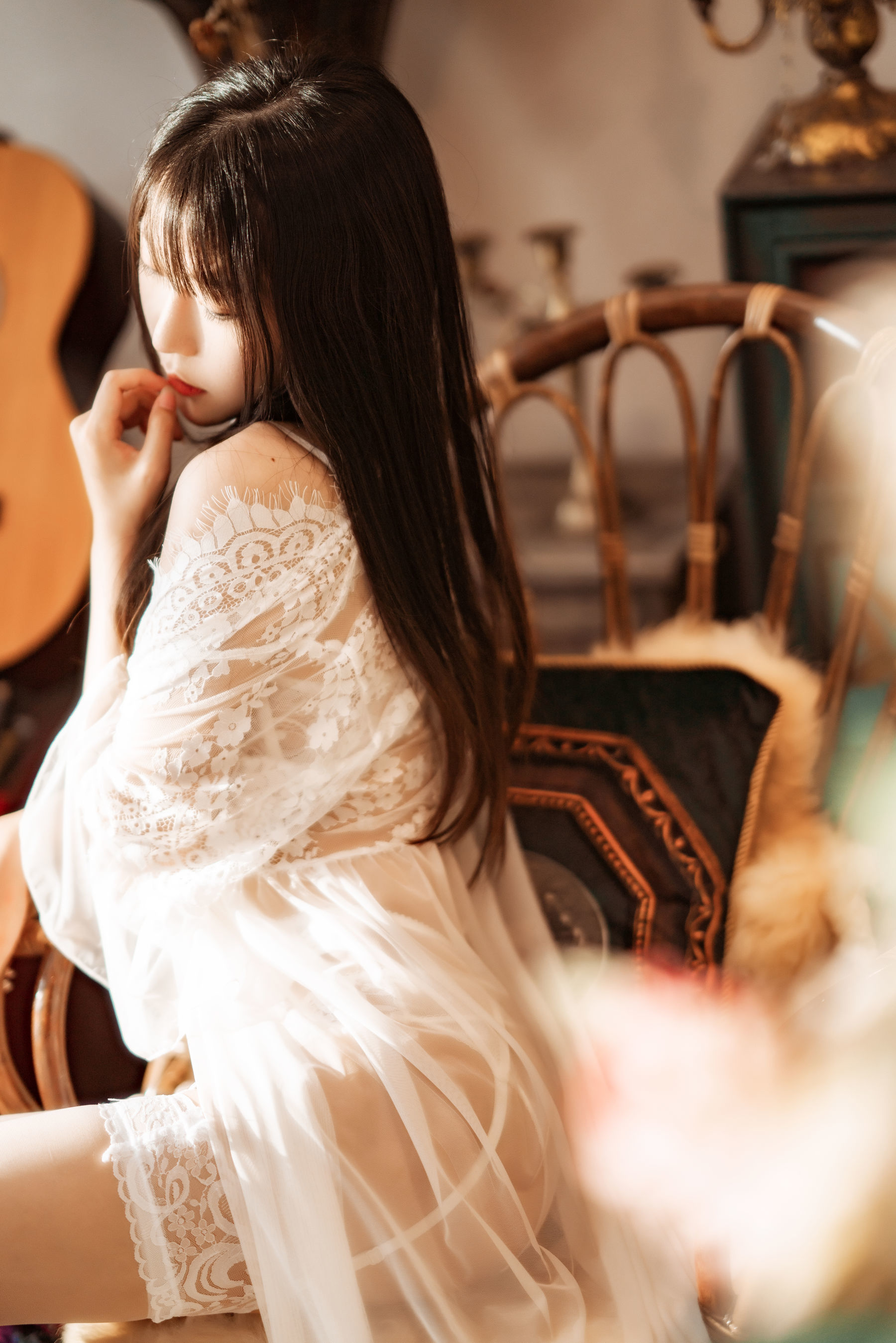香草喵露露 – 室内白色蕾丝 Cosplay-第46张