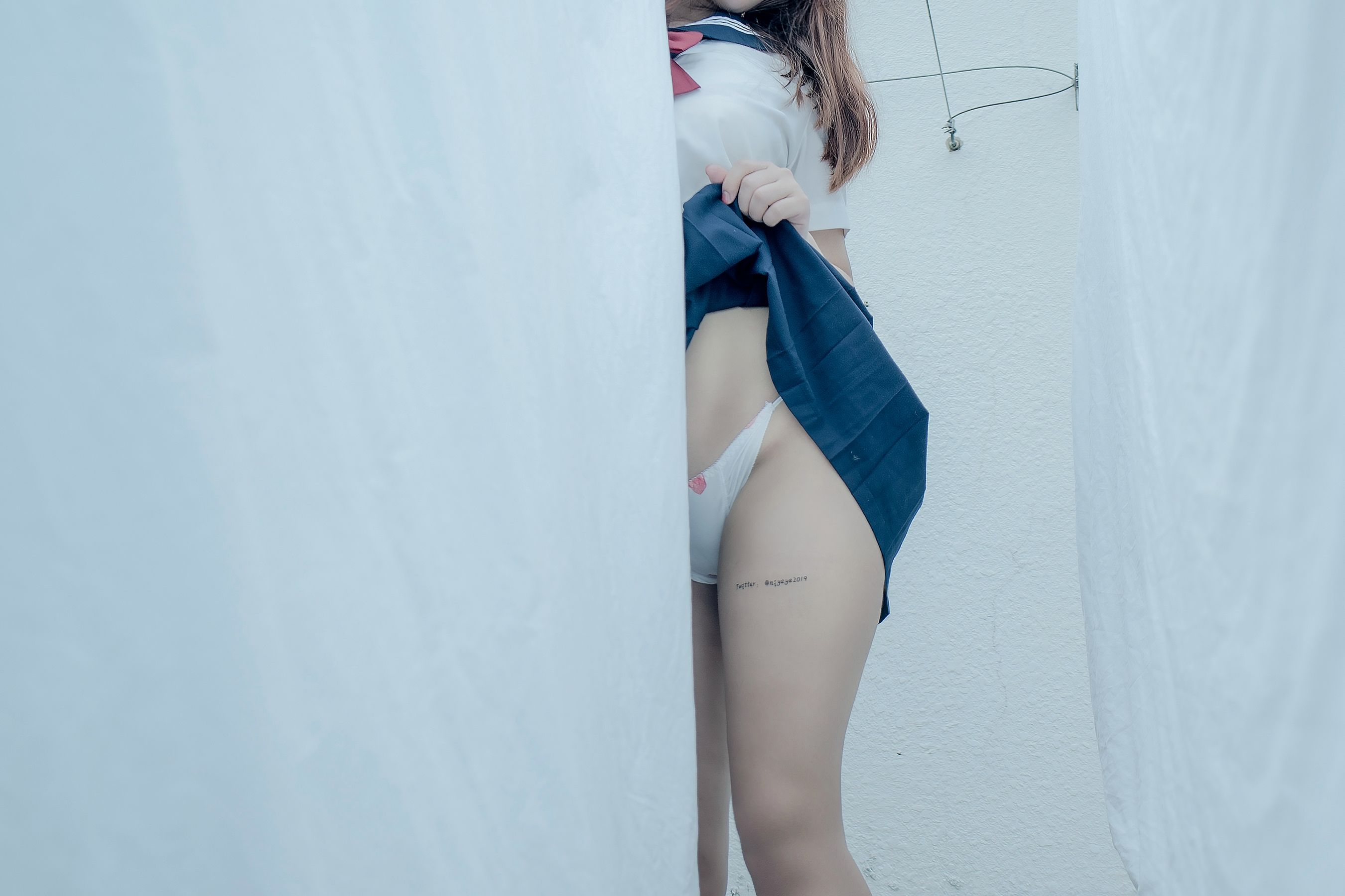 萌系小姐姐-白烨- – 天台 Cosplay-第3张