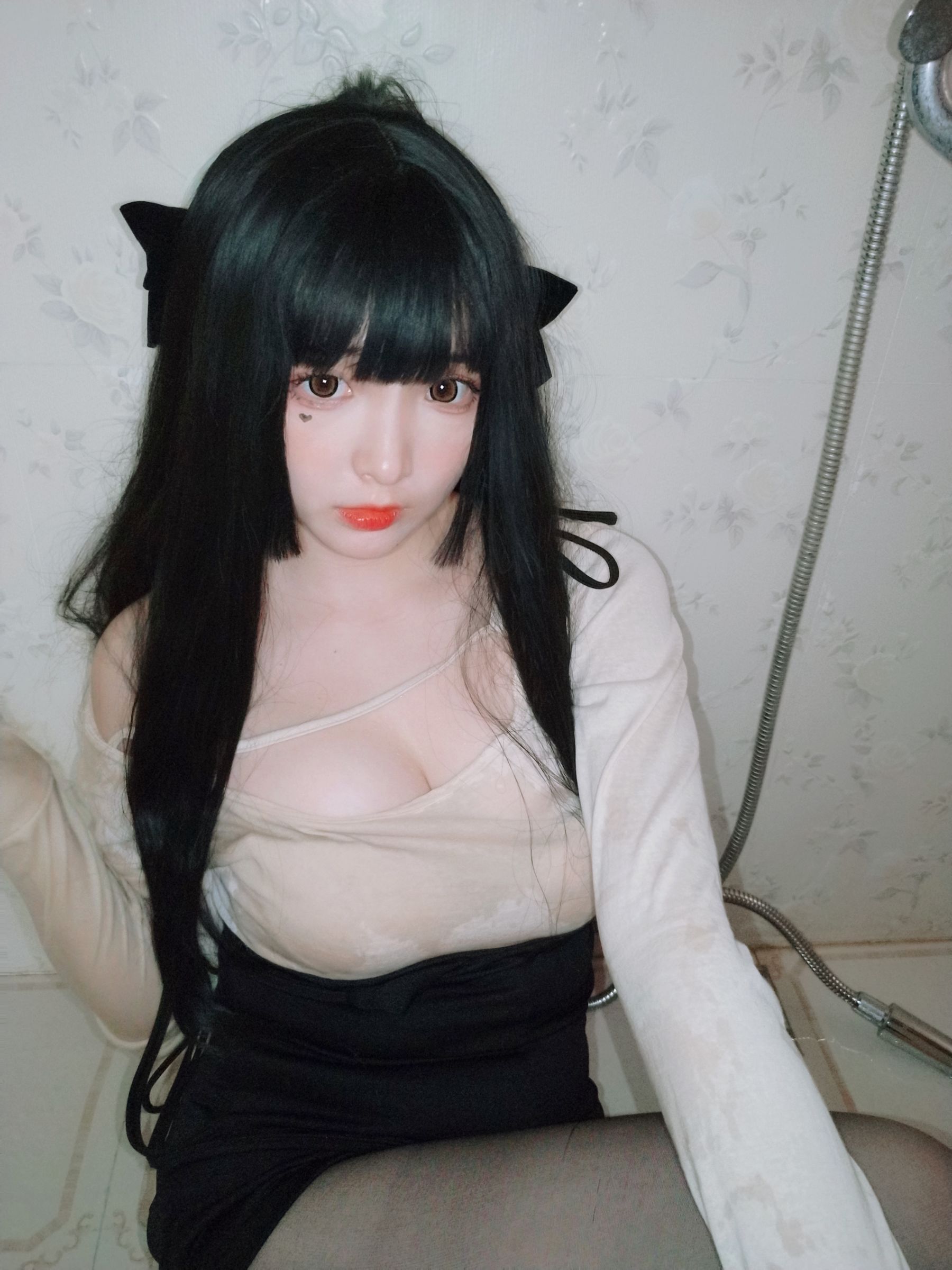 [Cosplay写真] 二次元美女古川kagura – 浴室湿身黑丝 Cosplay-第7张