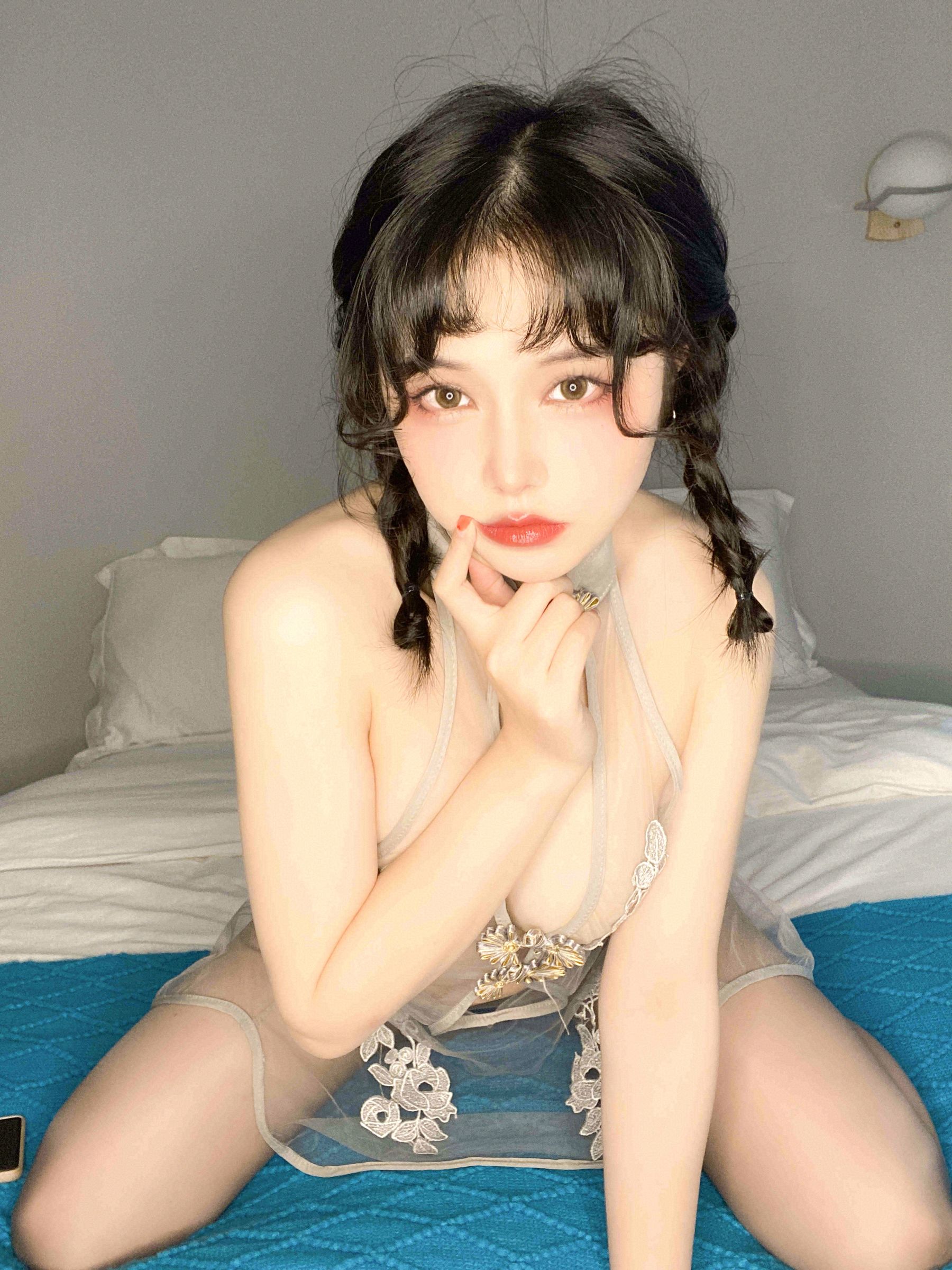 七月喵子 – 透明灰撕袜 Cosplay-第42张