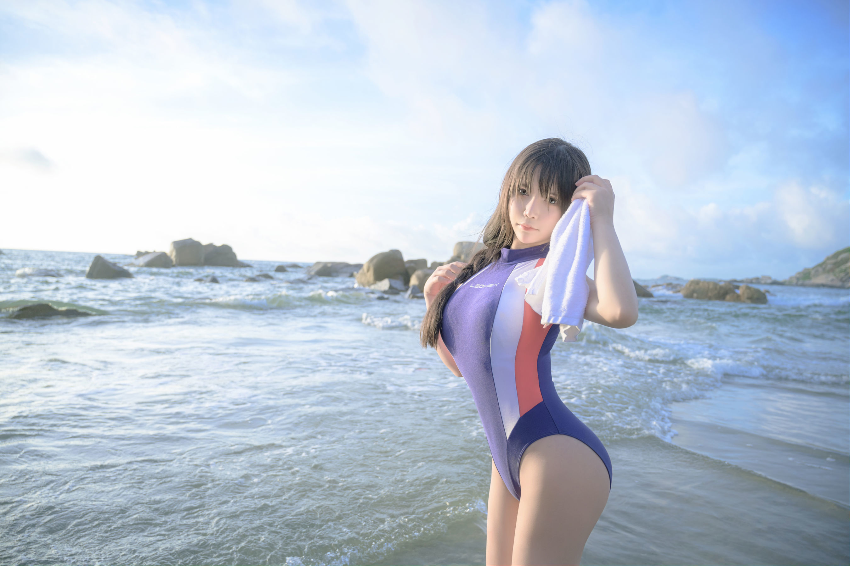 二次元妹子抱走莫子aa – 竞技泳衣 Cosplay-第1张