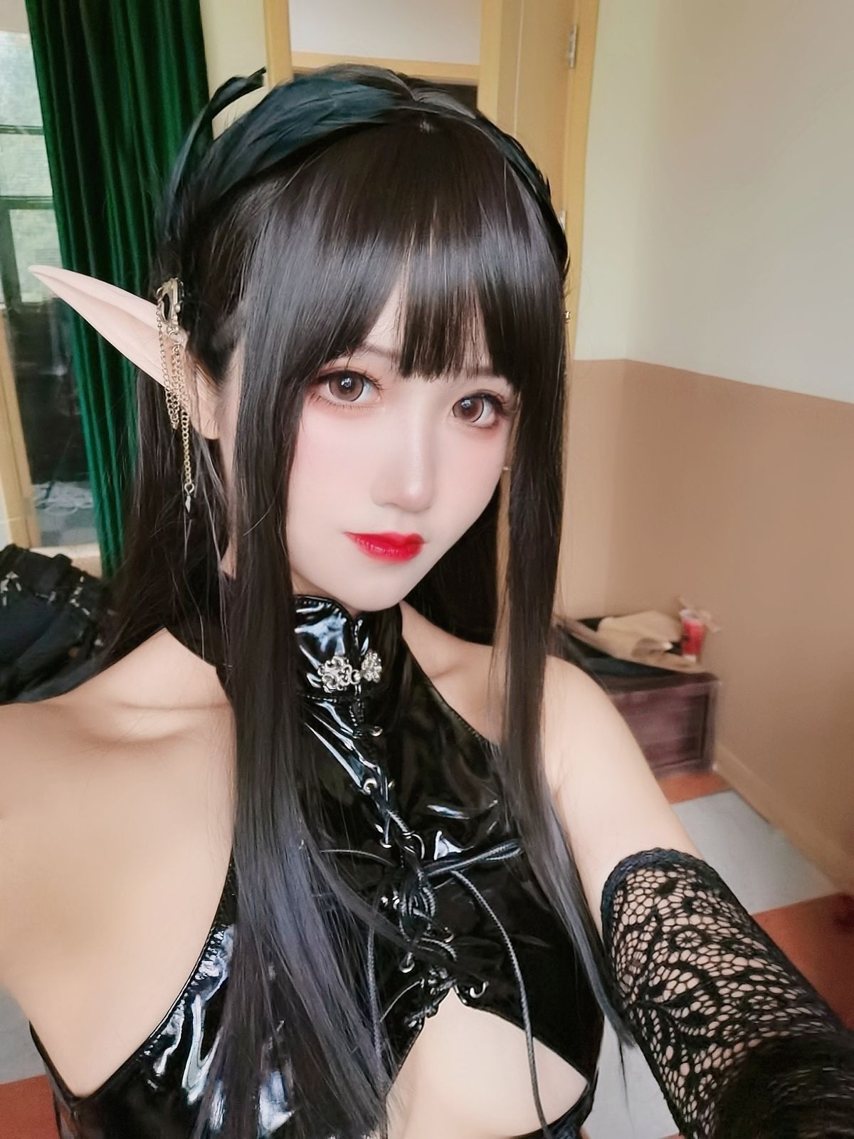 微博妹子三度_69 – 黑旗袍 Cosplay-第25张