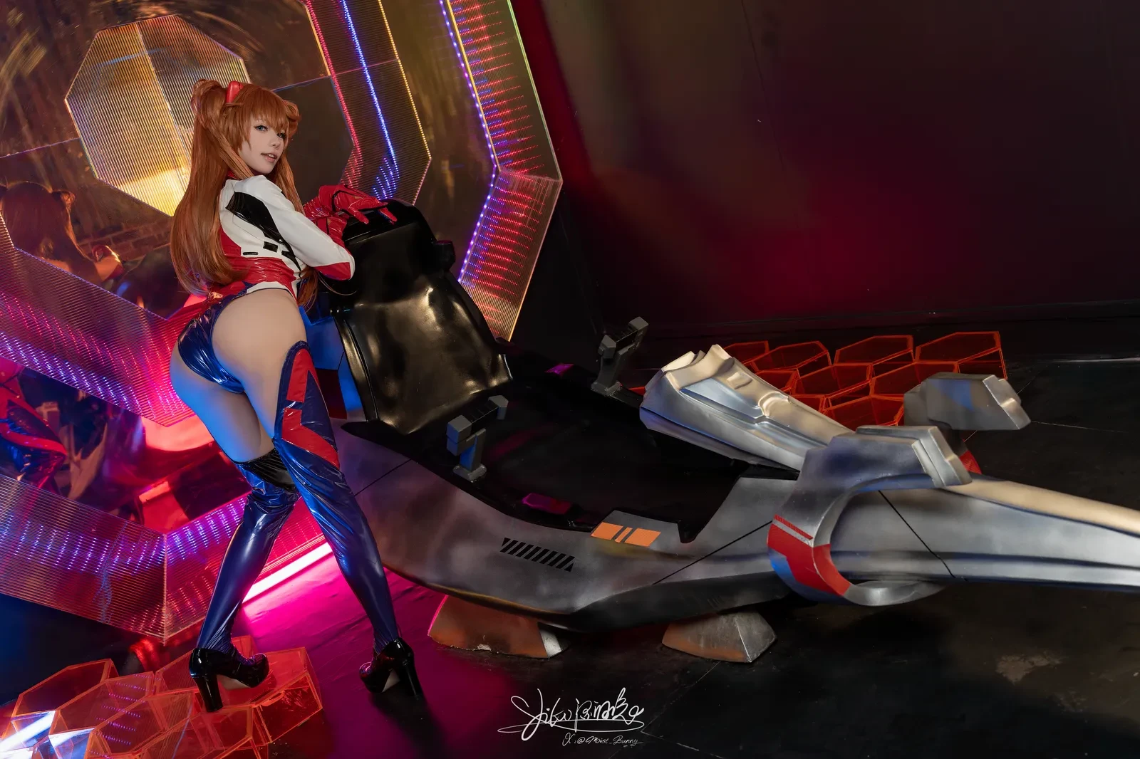 咬一口兔娘 – 『妮可三百窟』Shake it Cosplay-第1张