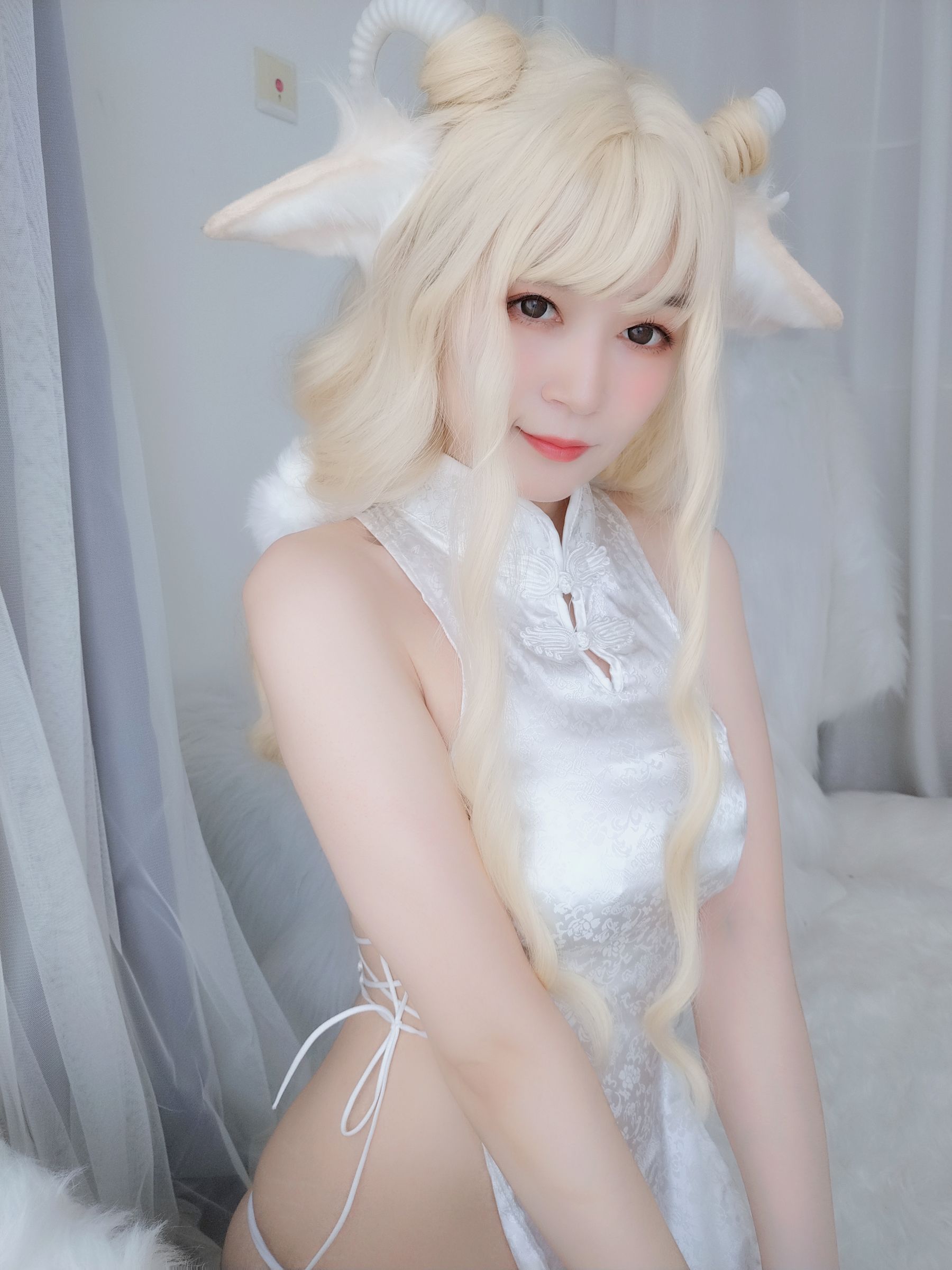 Coser小姐姐白银 – 白旗袍 Cosplay-第18张
