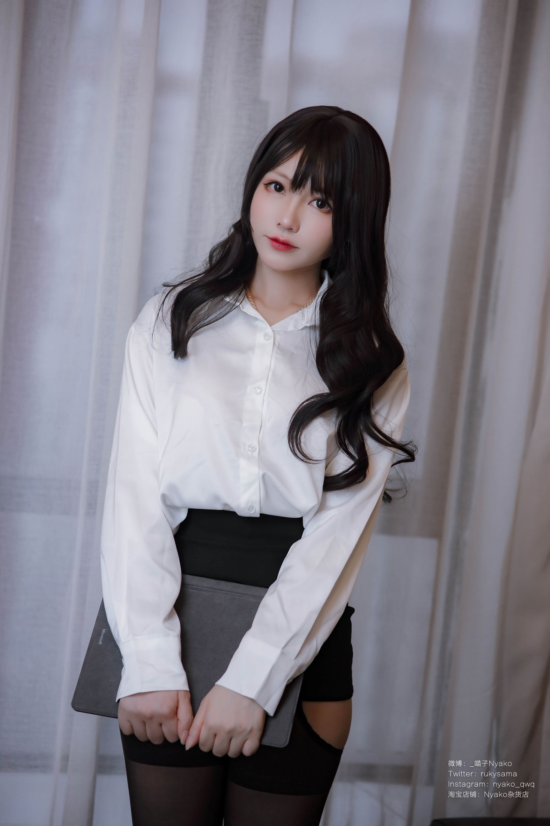 萌妹子Nyako喵子 – 隣のやばいお姉さん OL Cosplay-第1张