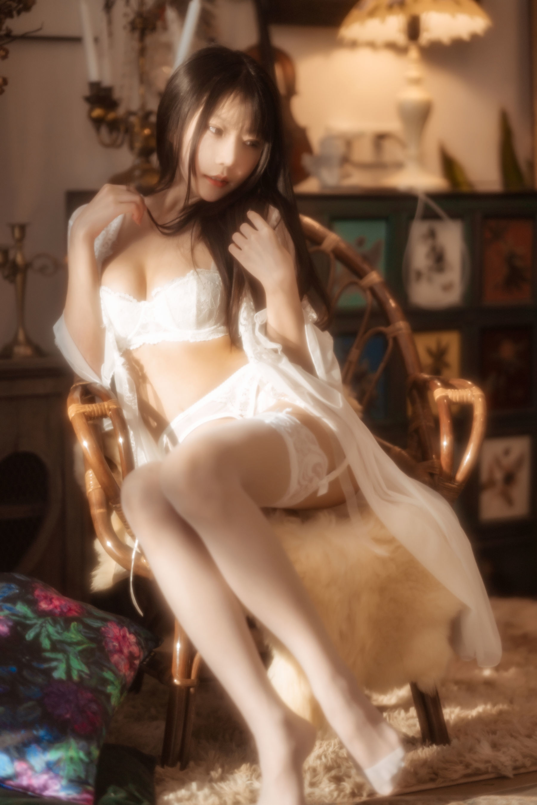 香草喵露露 – 室内白色蕾丝 Cosplay-第31张