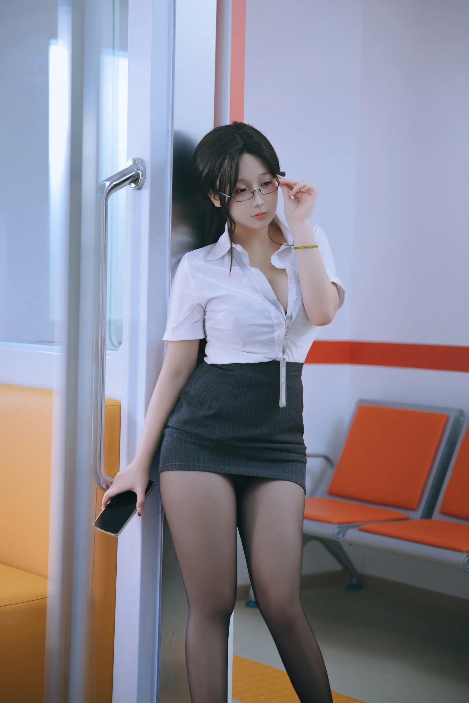 日奈娇 – 地铁OL Cosplay-第3张