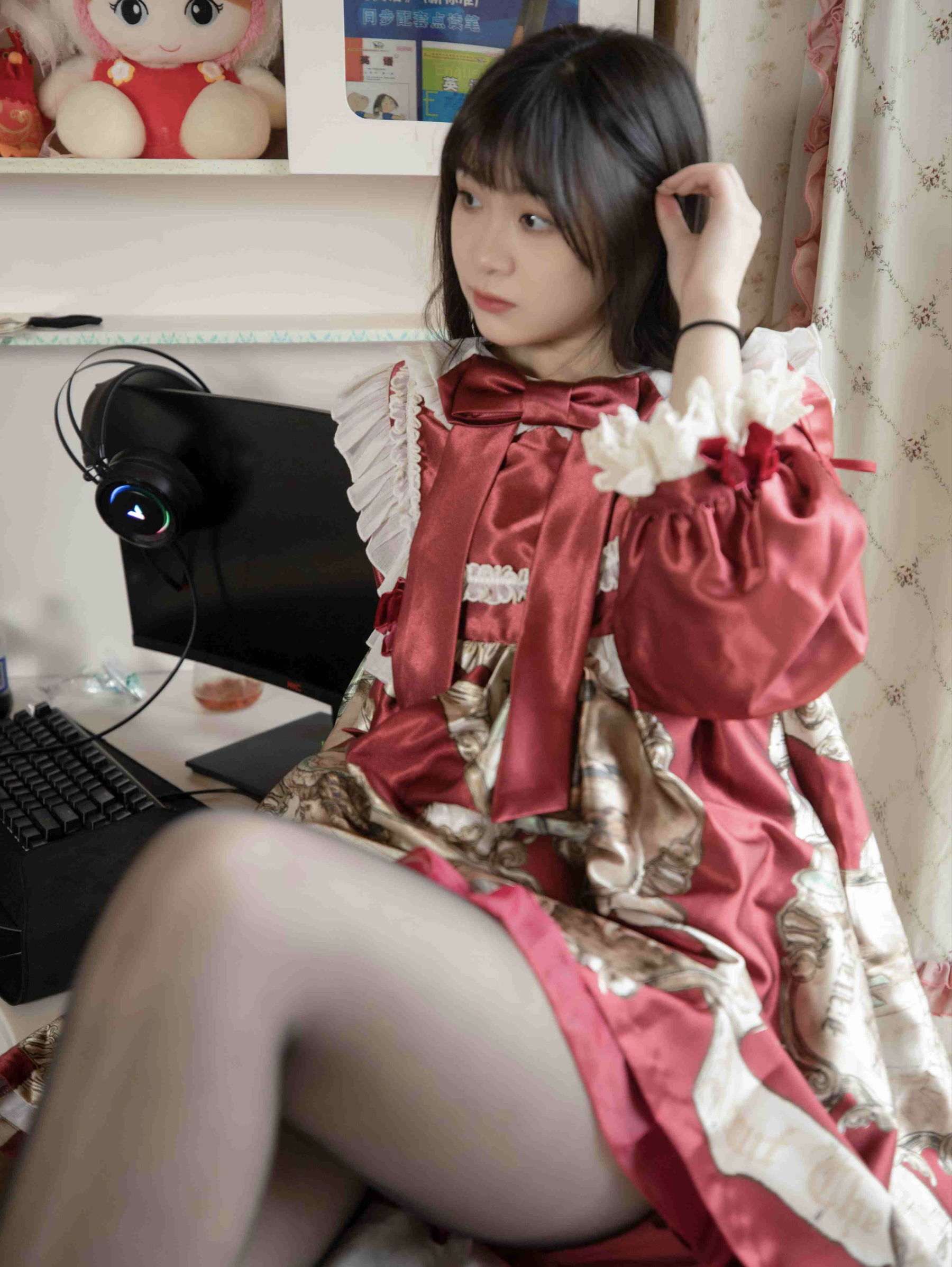 幻琪琪 – 红色Lolita 黑丝 Cosplay-第30张