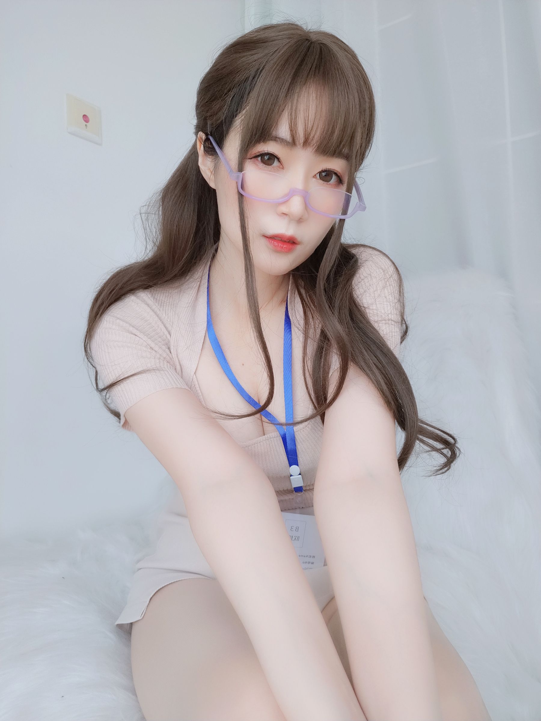 Coser小姐姐白银 – 私人医生 Cosplay-第21张
