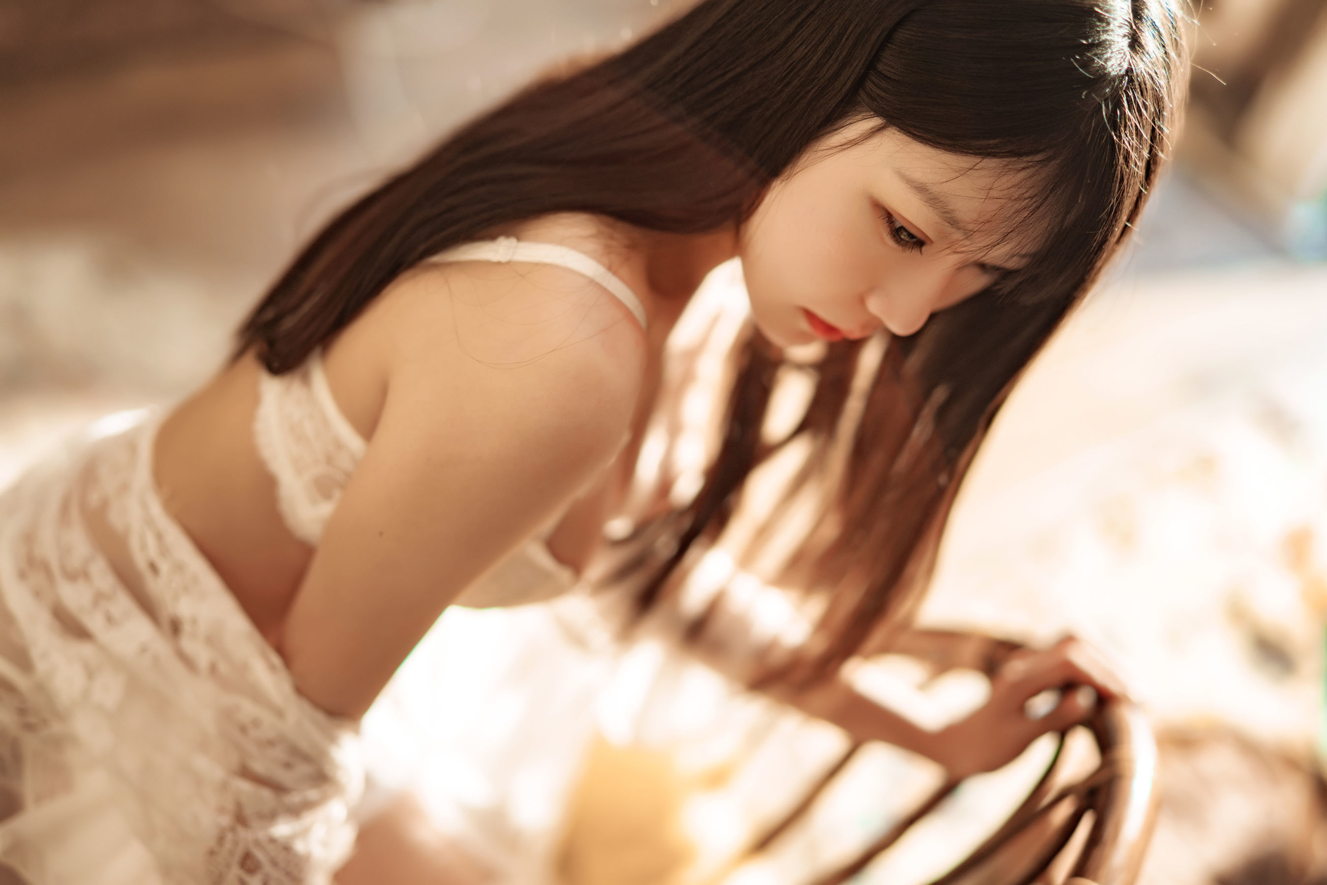 香草喵露露 – 室内白色蕾丝 Cosplay-第21张