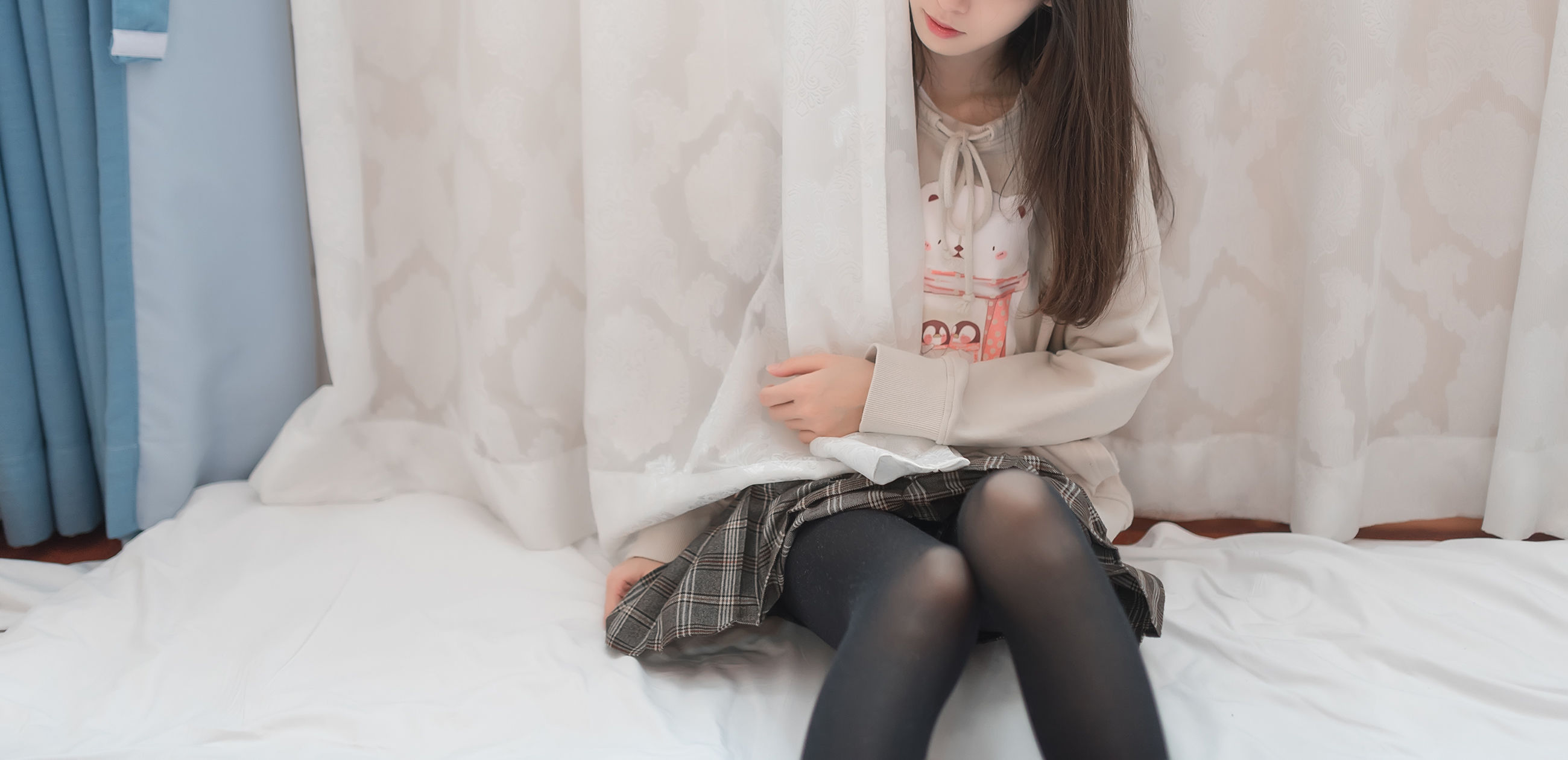 动漫博主九曲Jean 窗帘后的朦胧 Cosplay-第1张