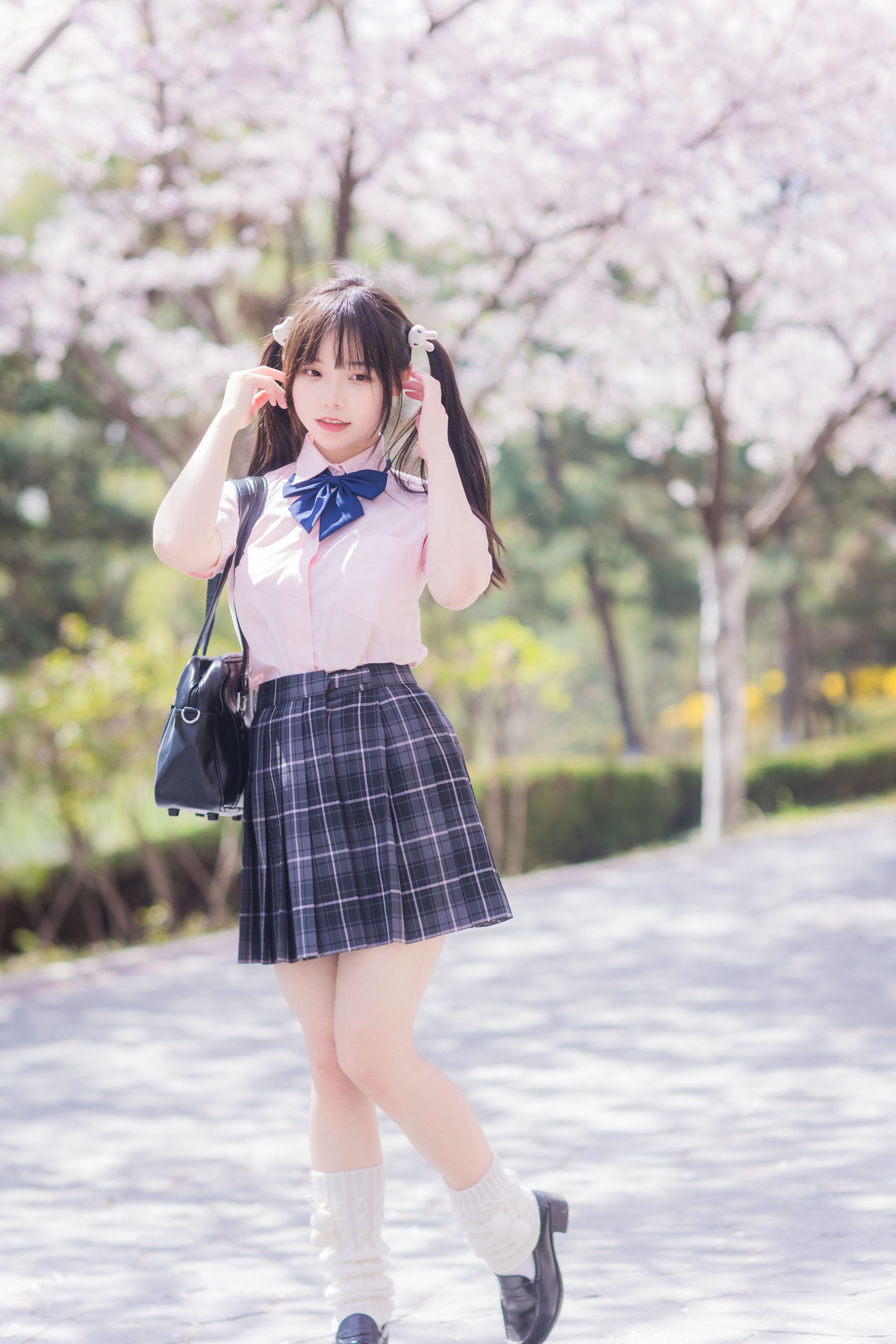 六味帝皇酱 – 樱花JK Cosplay-第1张