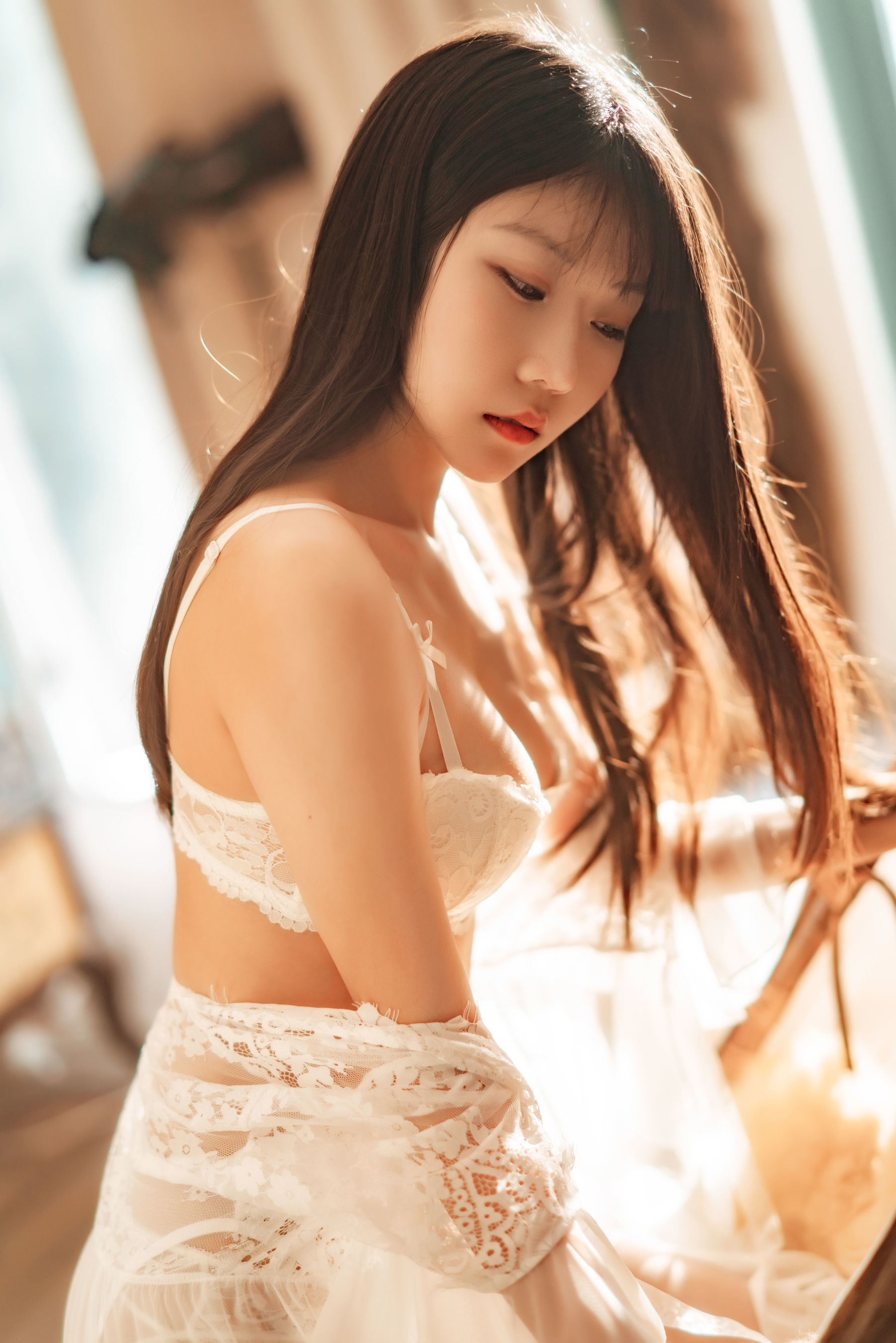 香草喵露露 – 室内白色蕾丝 Cosplay-第3张