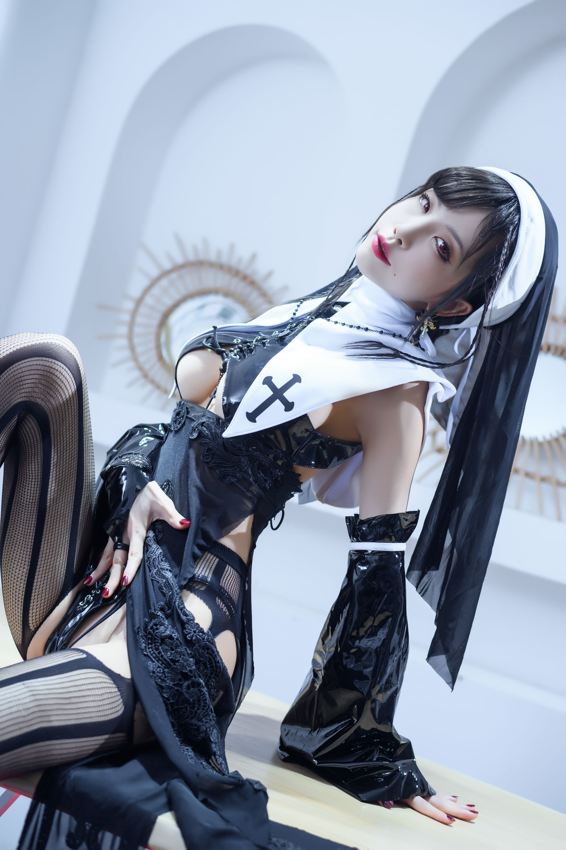 [Cosplay写真] 动漫博主水淼aqua – 修女 Cosplay-第3张