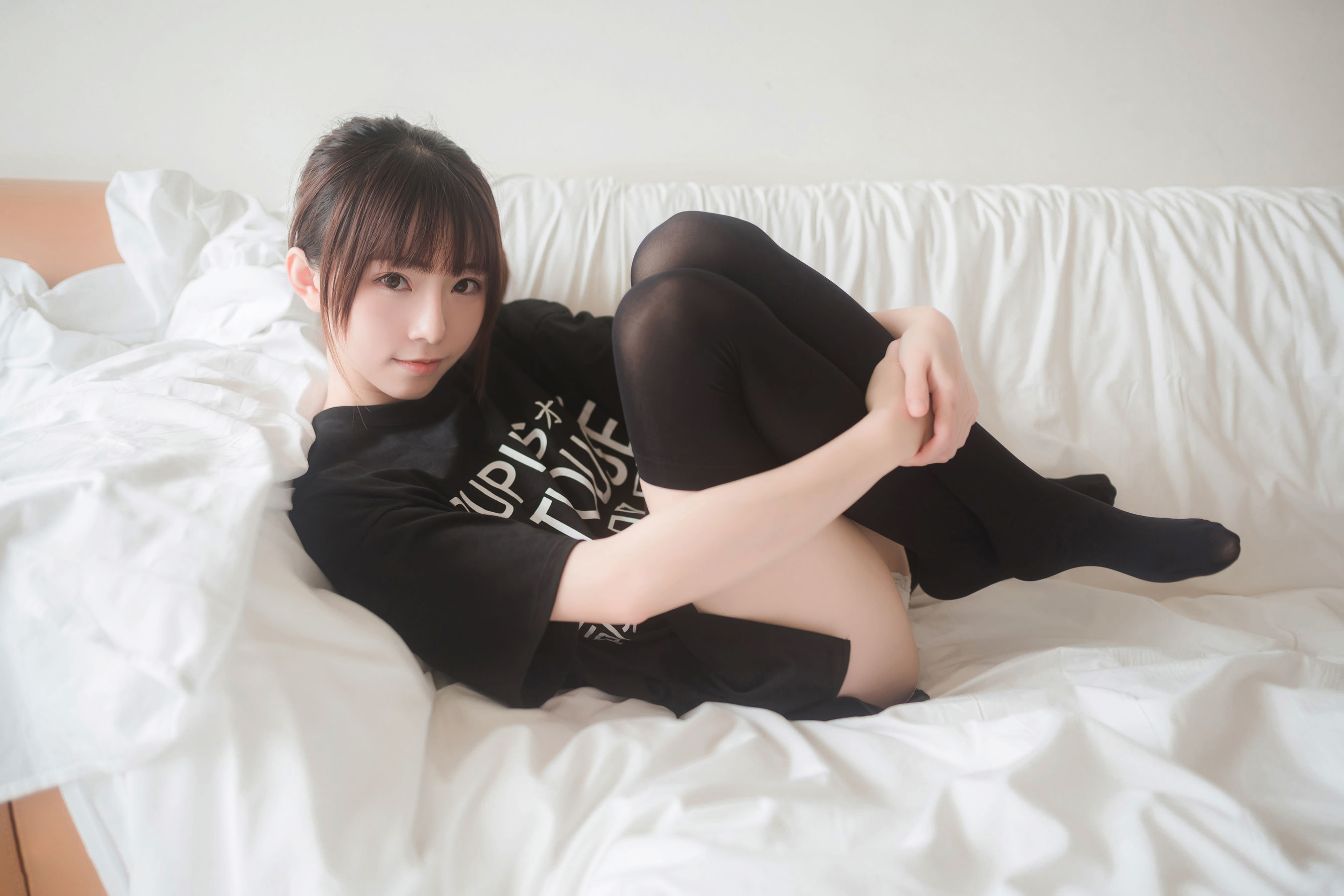 动漫博主Kitaro_绮太郎 – 半袖双马尾 Cosplay-第5张