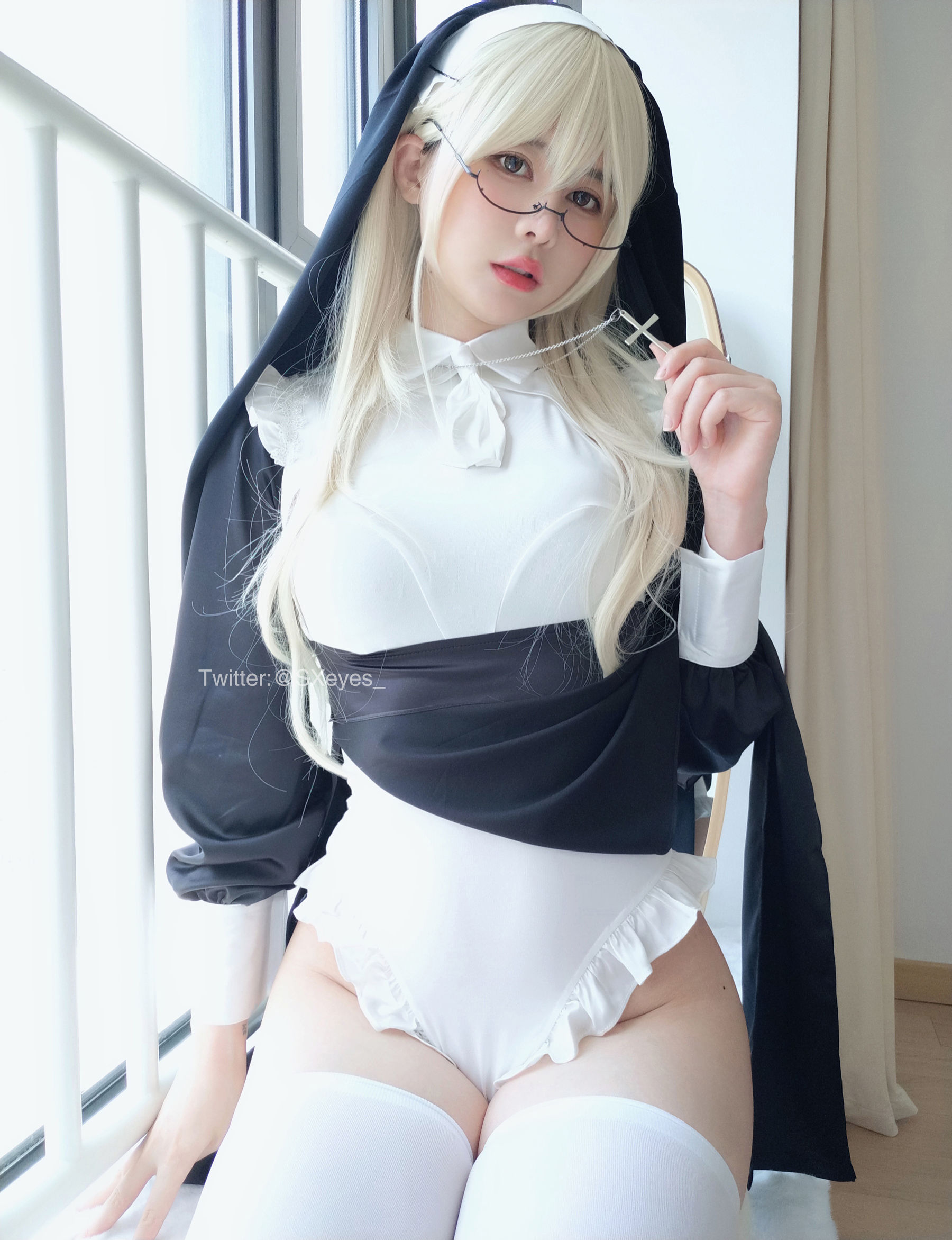 萌妹子眼酱大魔王w – 修女 Cosplay-第3张