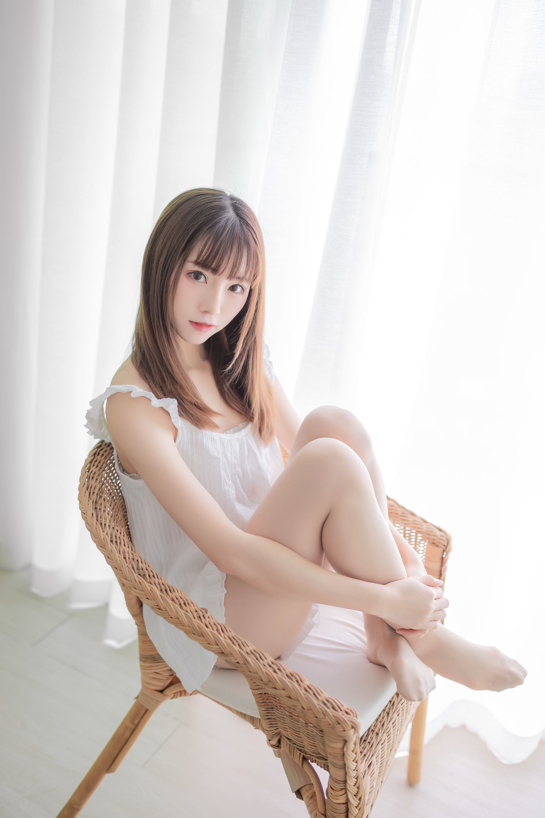 动漫博主Kitaro_绮太郎 – 白色睡衣 Cosplay-第20张