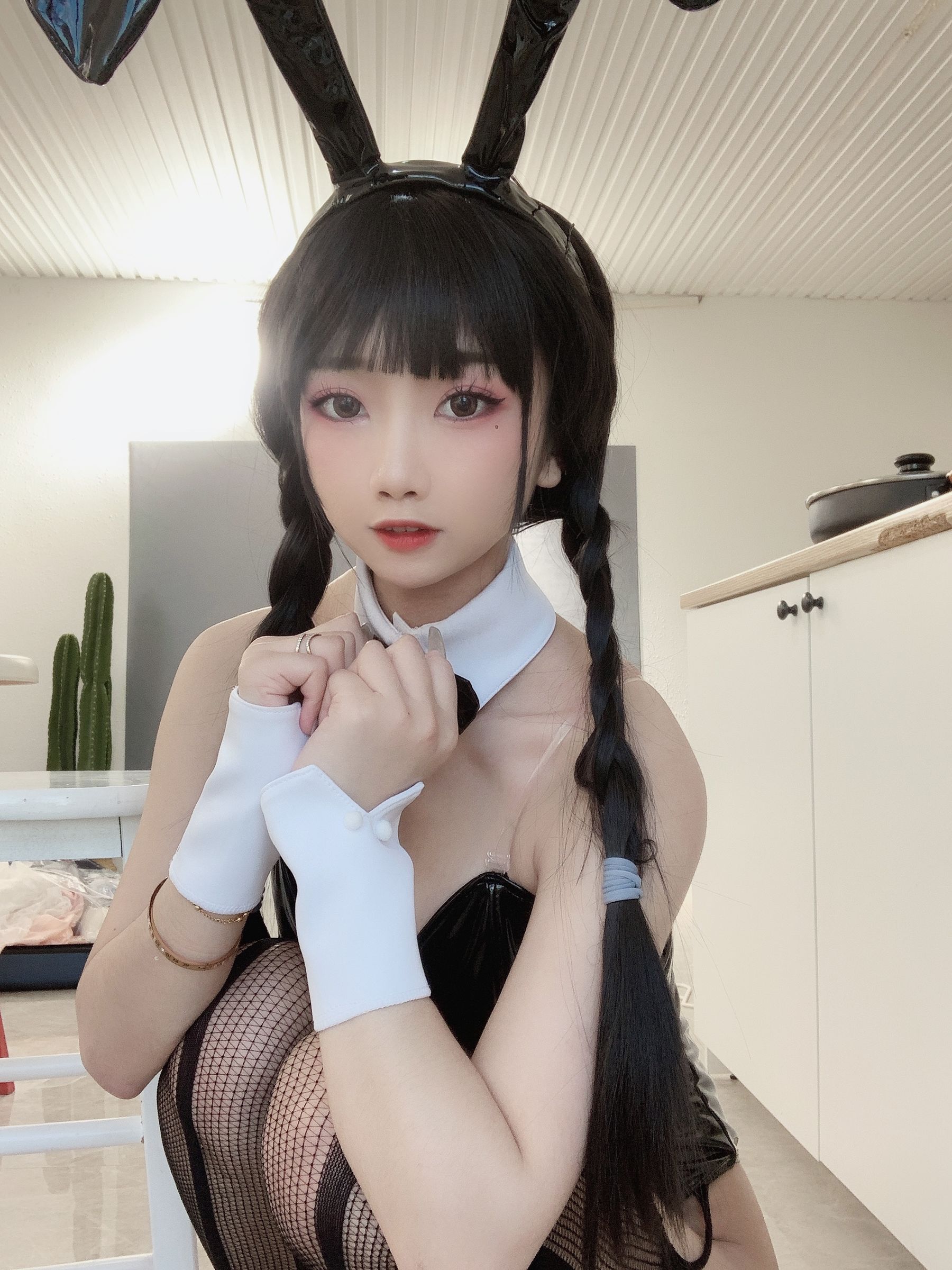 白嫩美少女鬼畜瑶 – 黑色兔女郎 Cosplay-第2张