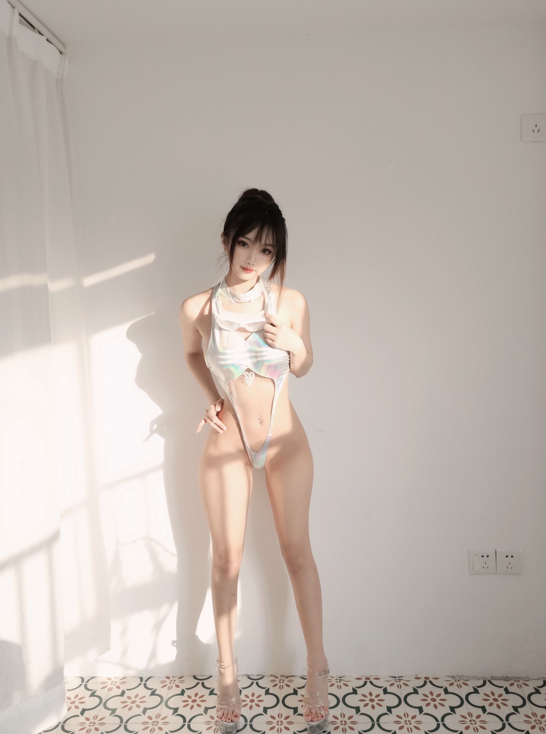 白嫩美少女鬼畜瑶 – 镭射竞泳 Cosplay-第23张