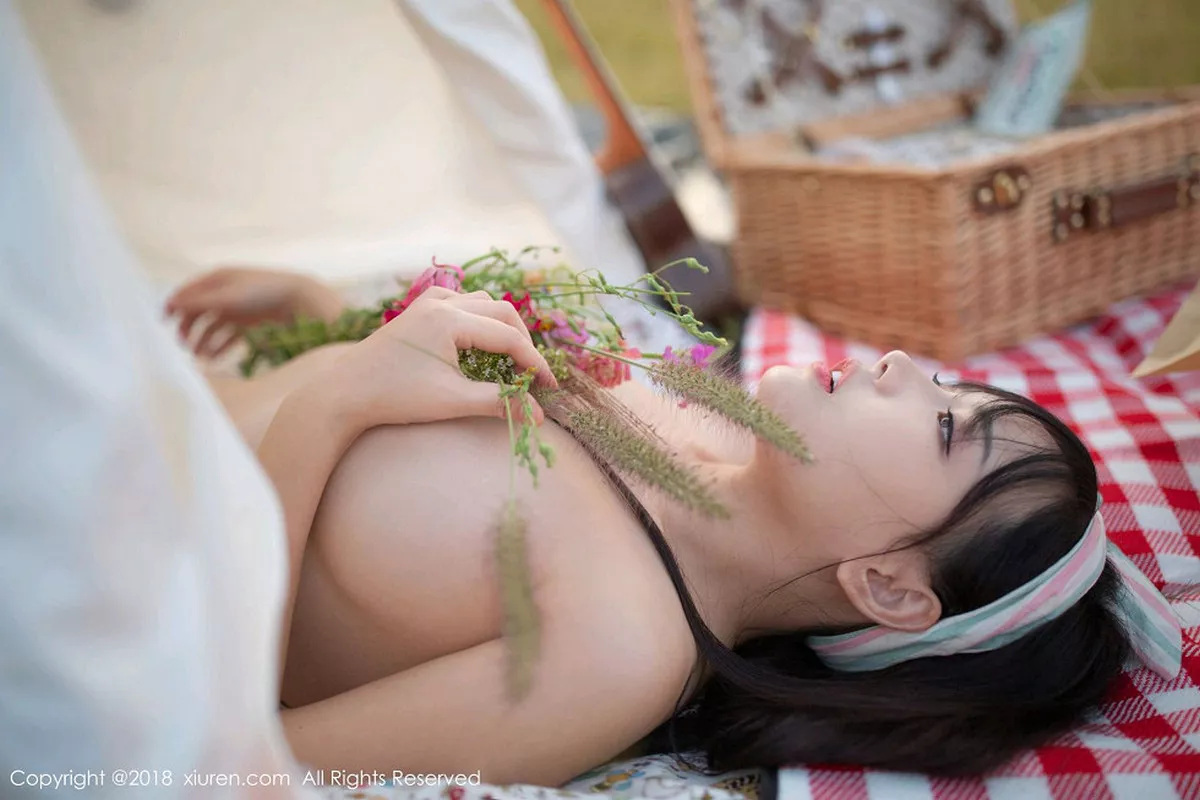 [XiuRen秀人网]第1207期徐微微写真  第2张-《94零社区》