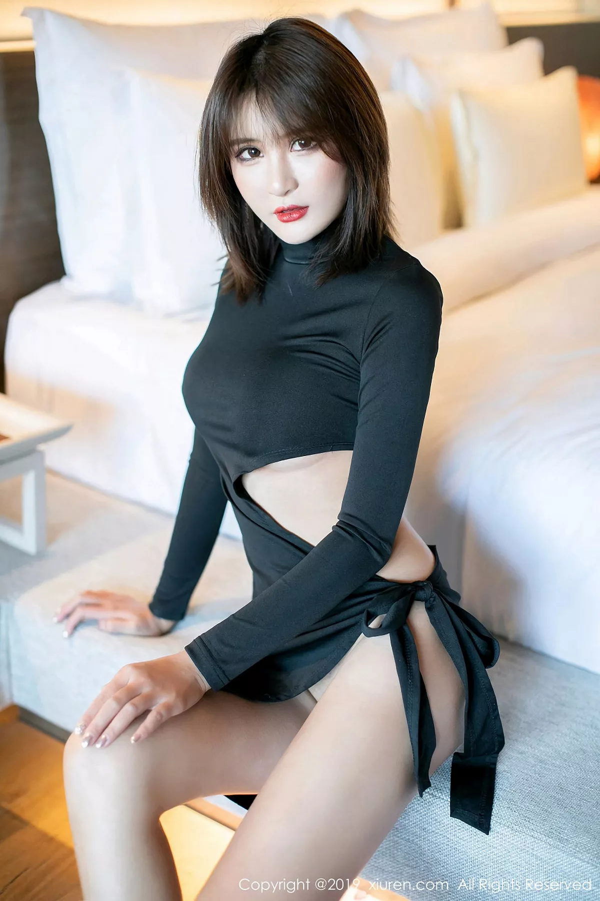 [XiuRen秀人网]第1437期尹菲写真  第1张-《94零社区》