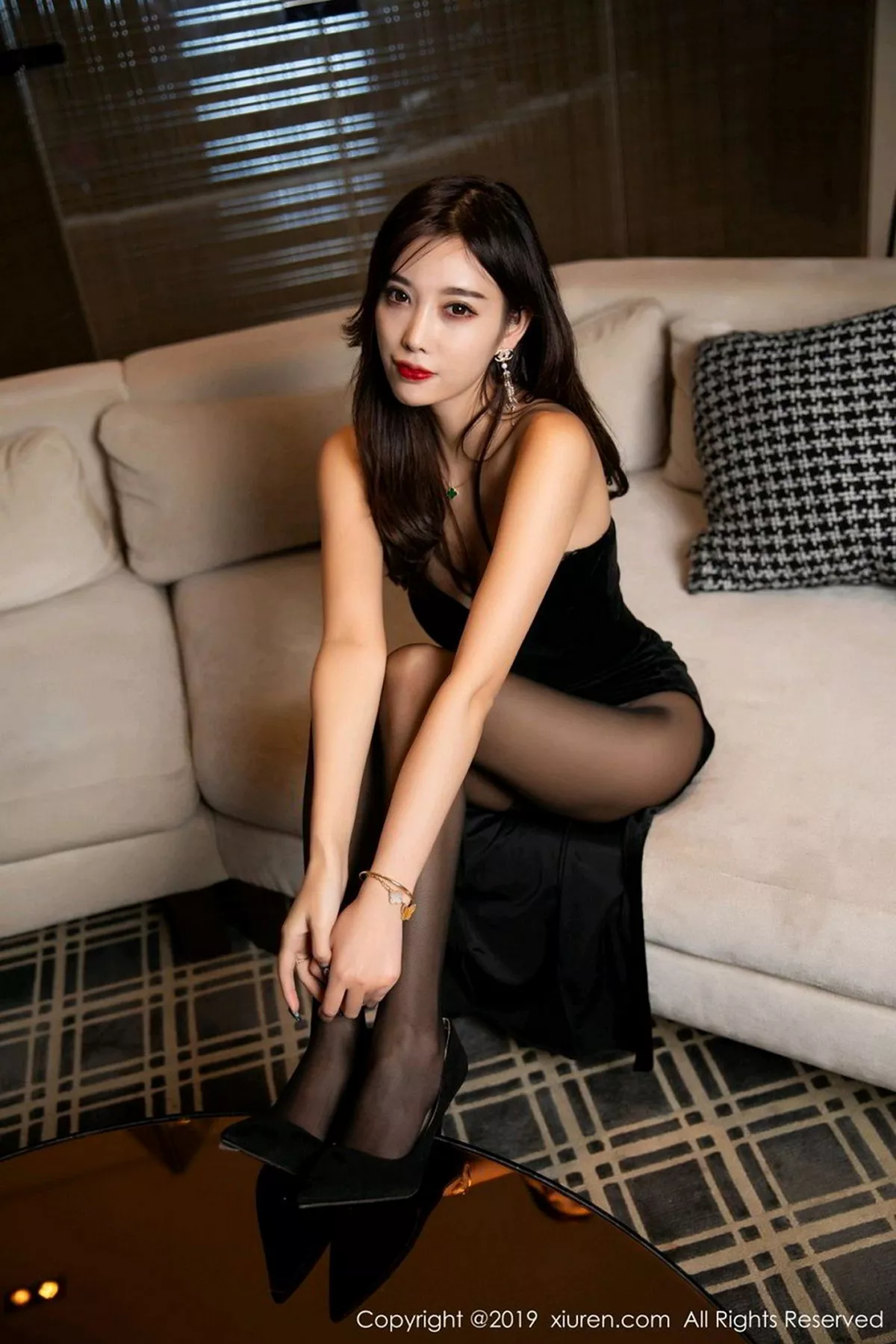 [XiuRen秀人网]第1483期杨晨晨写真  第23张-《94零社区》