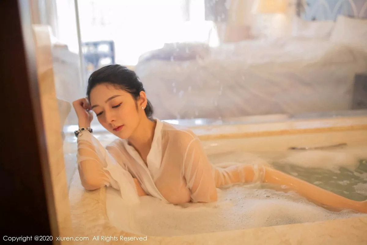 [XiuRen秀人网]第2063期小热巴写真  第8张-《94零社区》