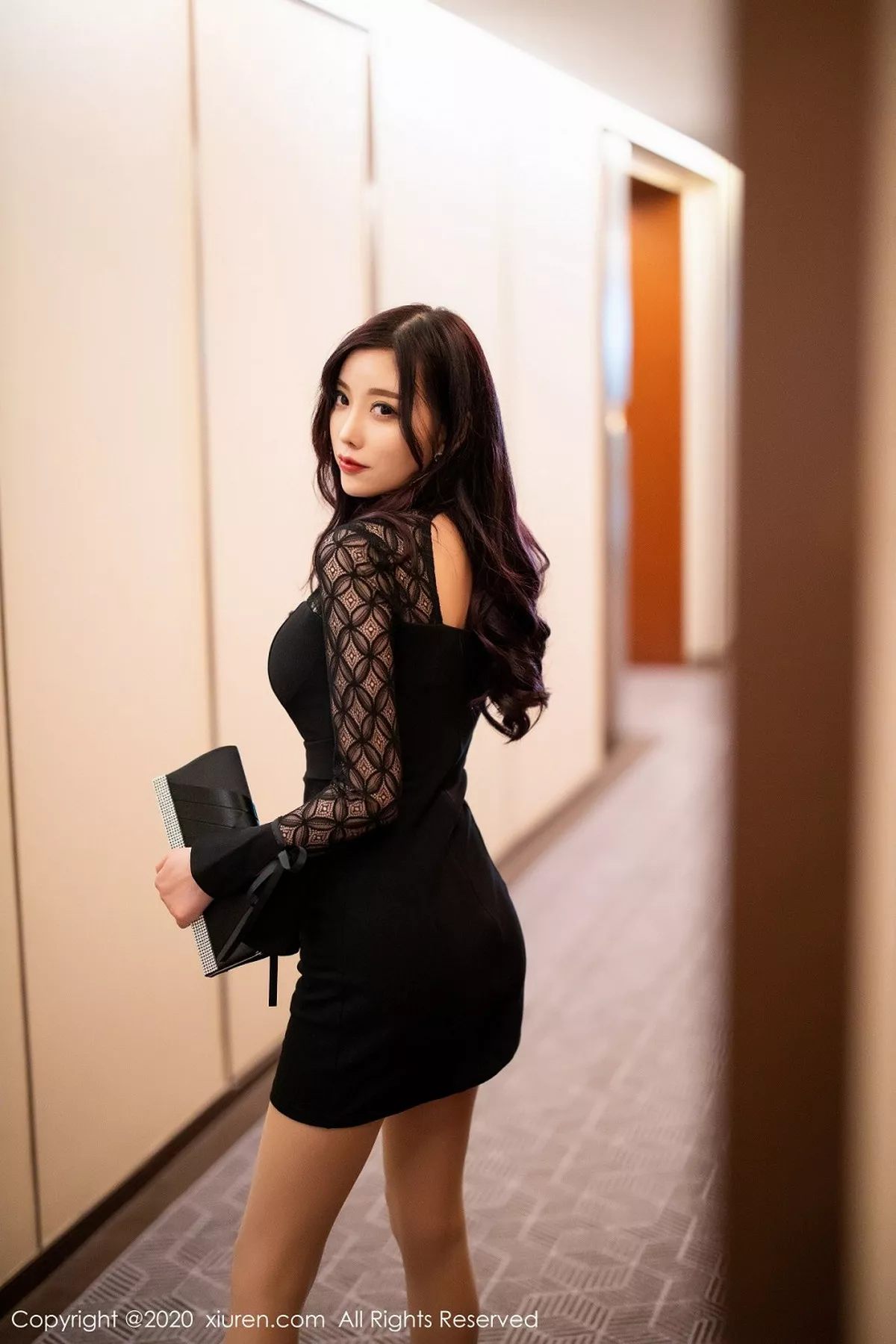 [XiuRen秀人网]第2137期杨晨晨写真  第8张-《94零社区》