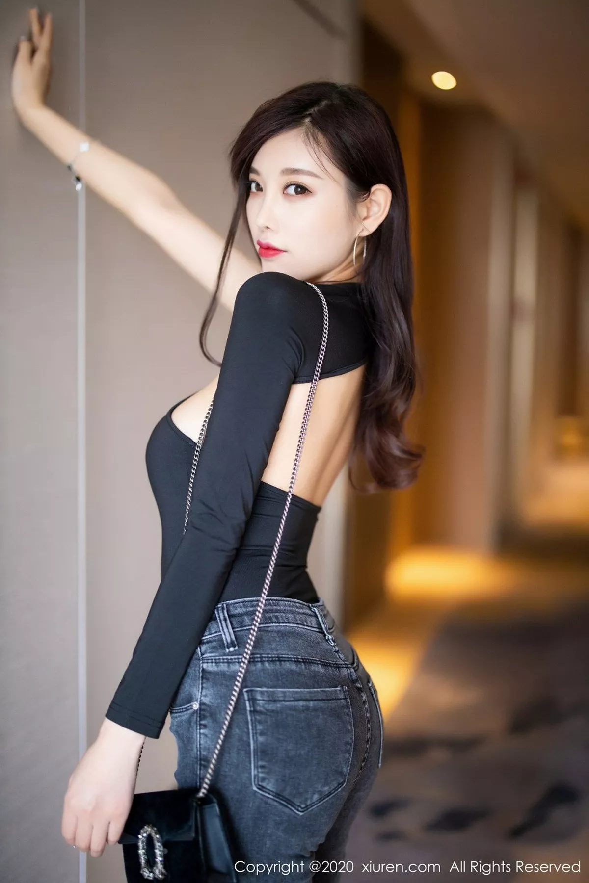 [XiuRen秀人网]第2841期杨晨晨写真  第2张-《94零社区》