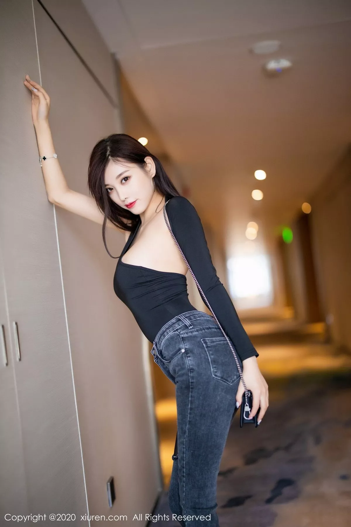 [XiuRen秀人网]第2841期杨晨晨写真  第4张-《94零社区》