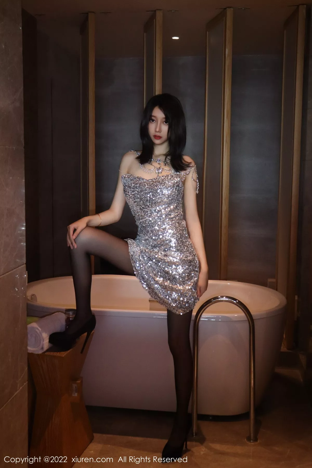 [XiuRen秀人网]第5670期玥儿玥写真  第4张-《94零社区》