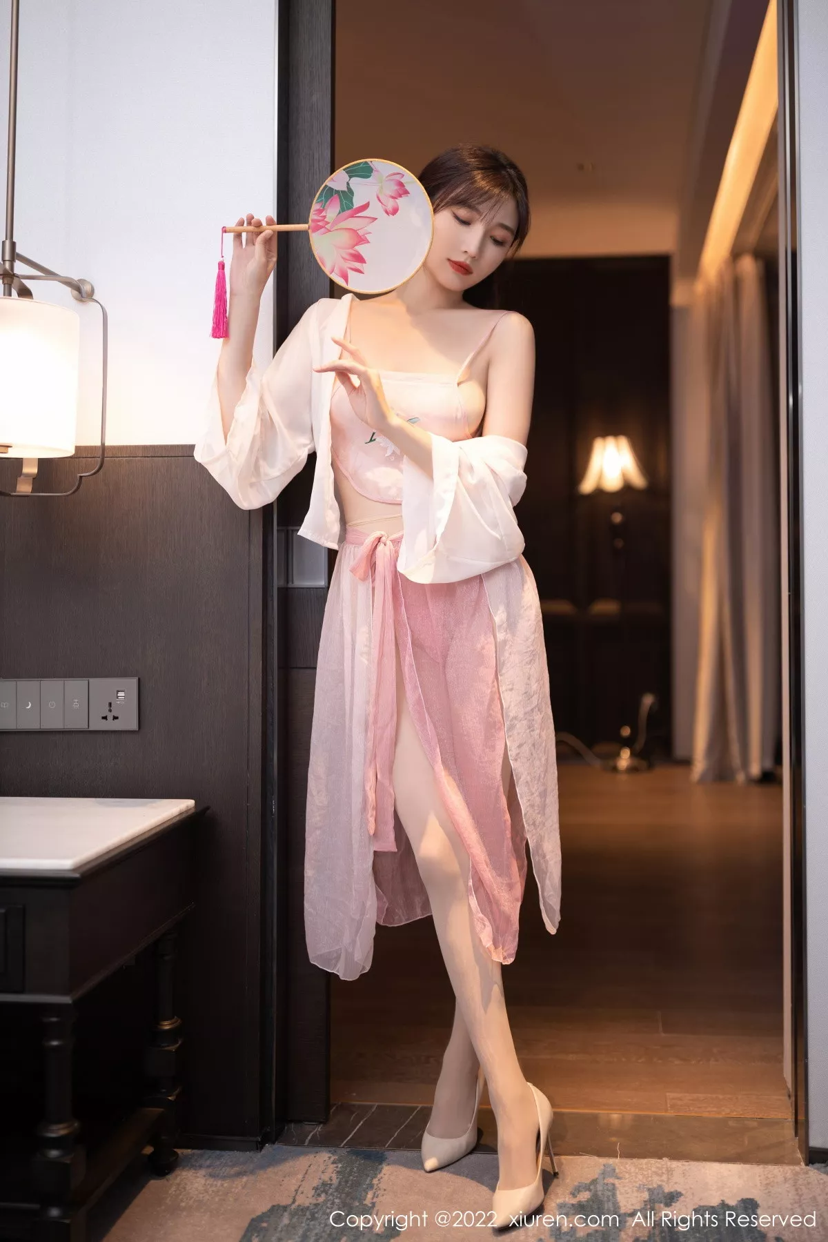 [XiuRen秀人网]第5666期陆萱萱写真  第14张-《94零社区》