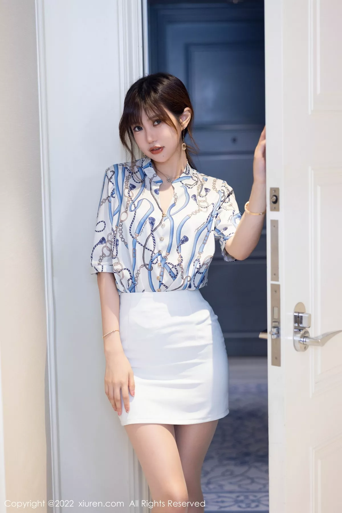 [XiuRen秀人网]第5775期绮里嘉写真  第2张-《94零社区》