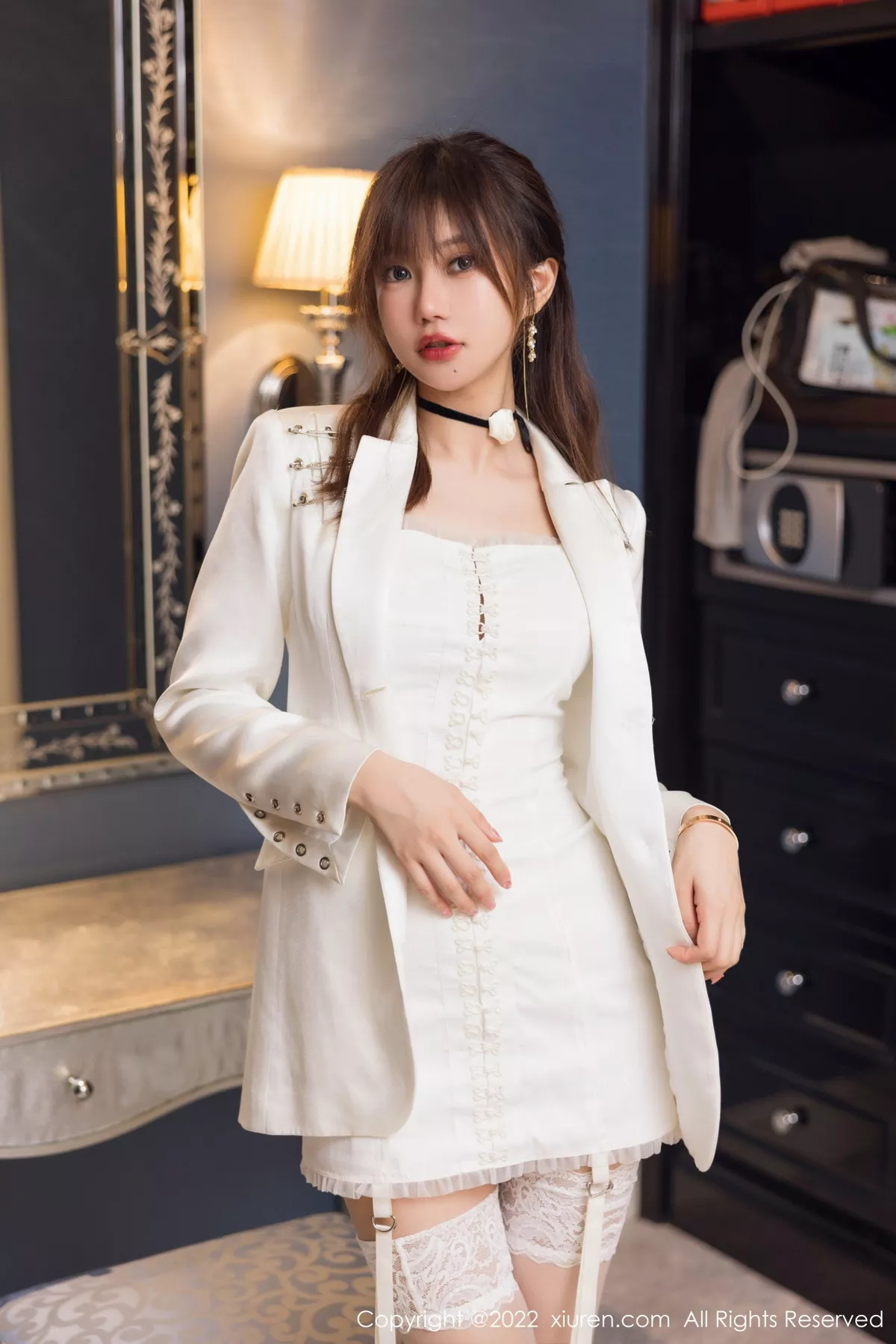 [XiuRen秀人网]第5845期绮里嘉写真  第1张-《94零社区》
