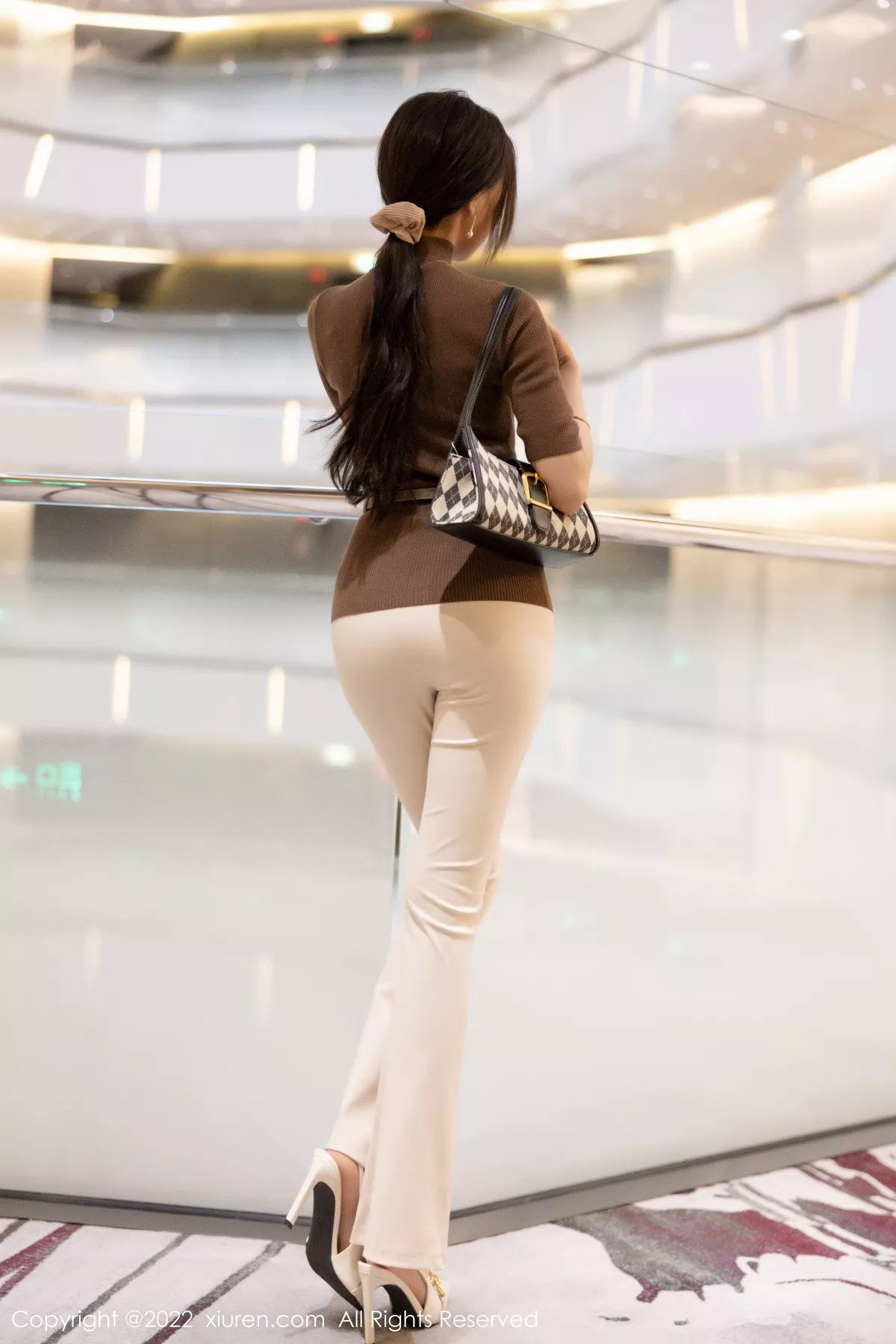 [XiuRen秀人网]第5978期王馨瑶写真  第1张-《94零社区》