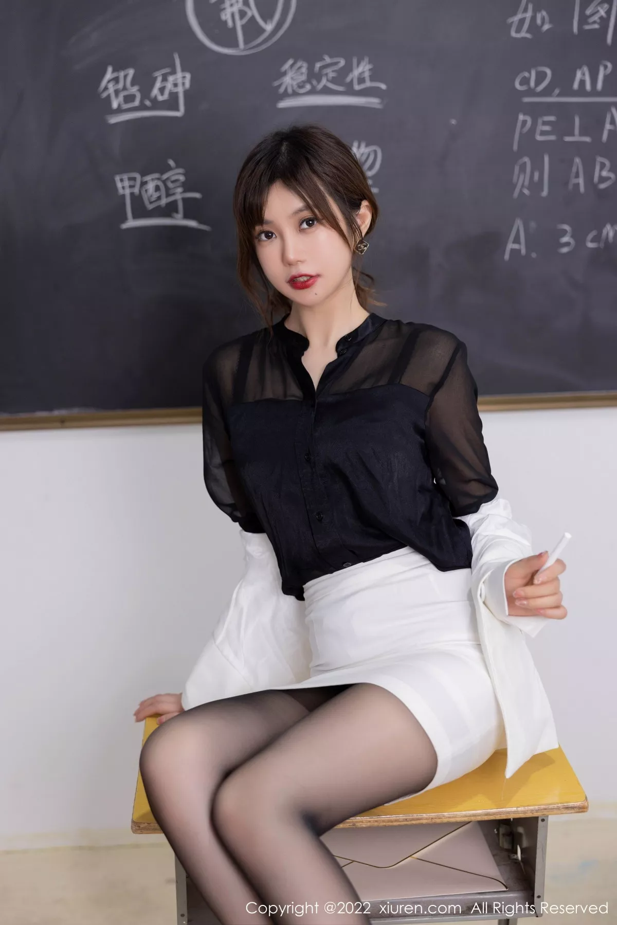 [XiuRen秀人网]第6008期绮里嘉写真  第14张-《94零社区》