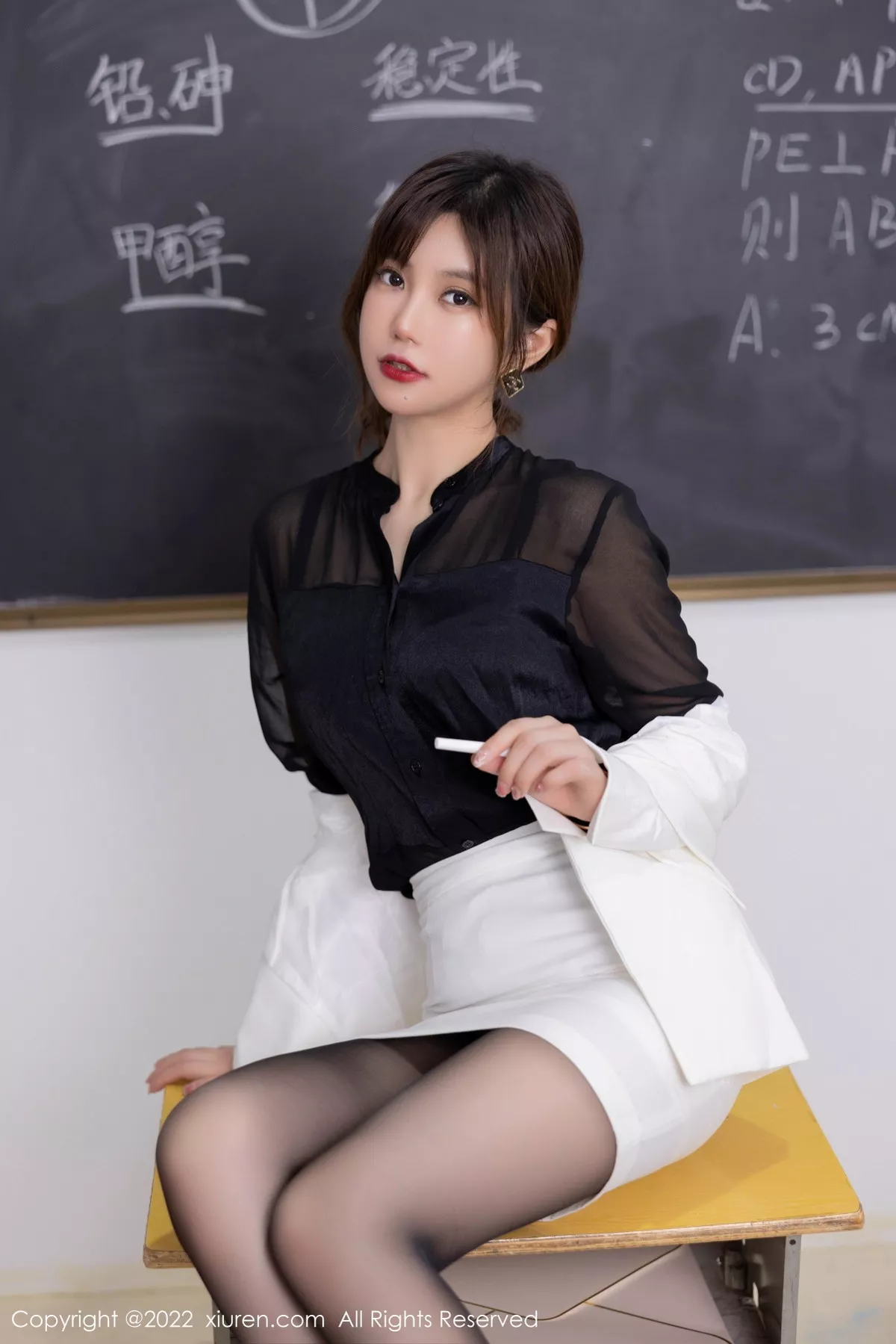 [XiuRen秀人网]第6008期绮里嘉写真  第15张-《94零社区》