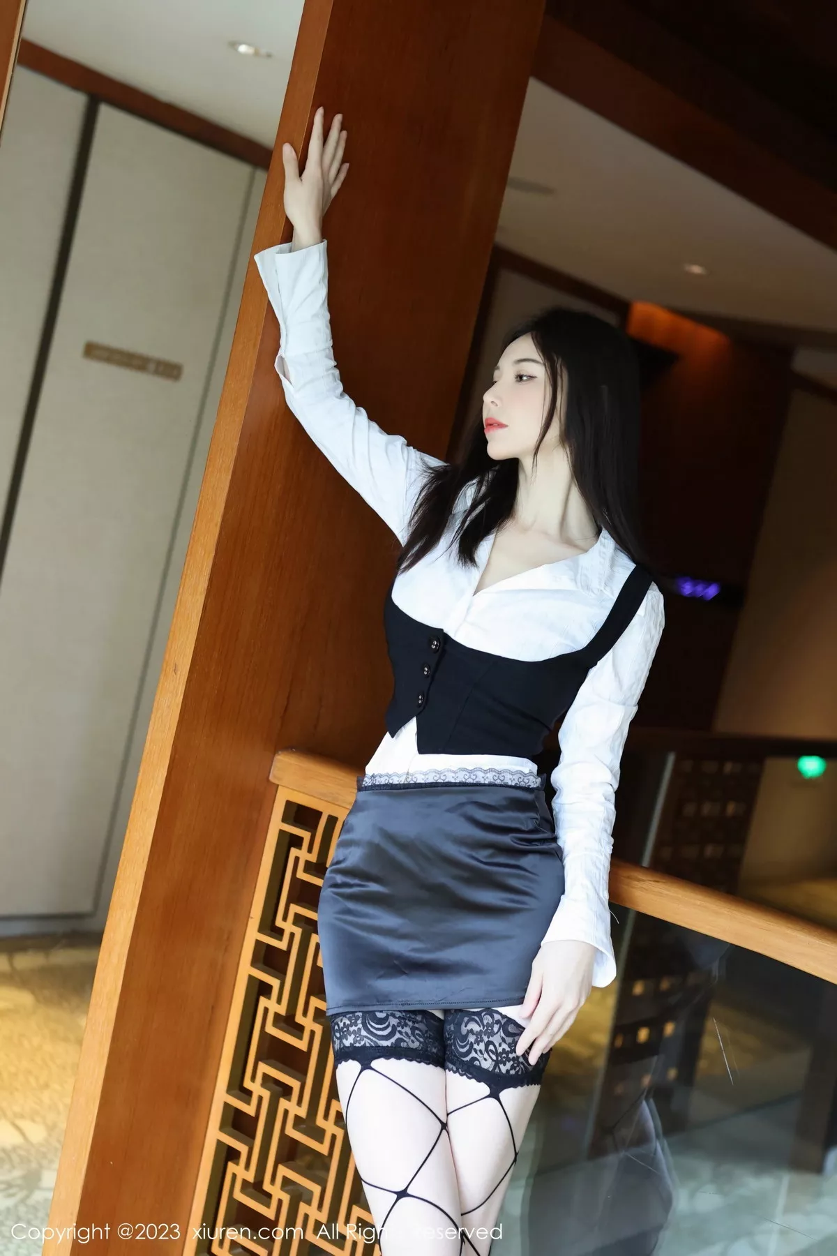 [XiuRen秀人网]第7525期曼柔写真  第1张-《94零社区》