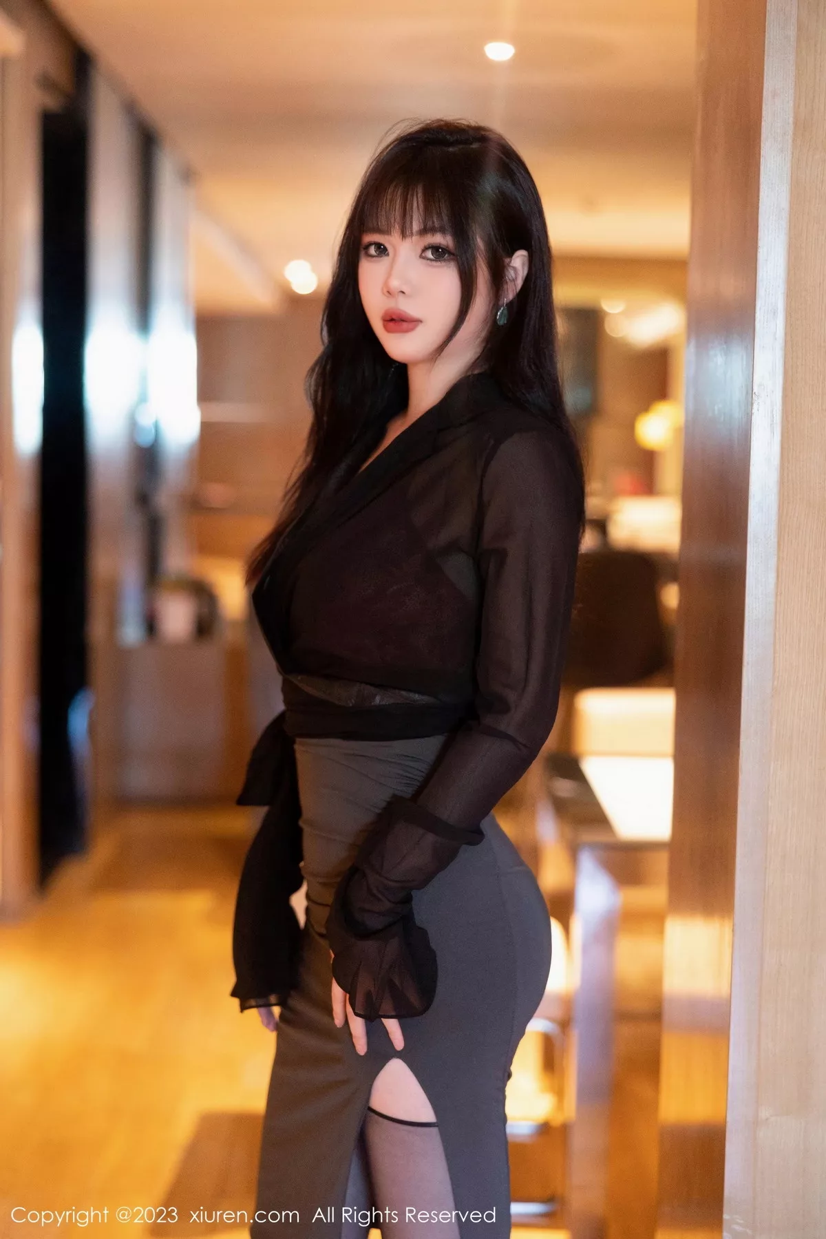 [XiuRen秀人网]第7523期薇薇写真  第1张-《94零社区》