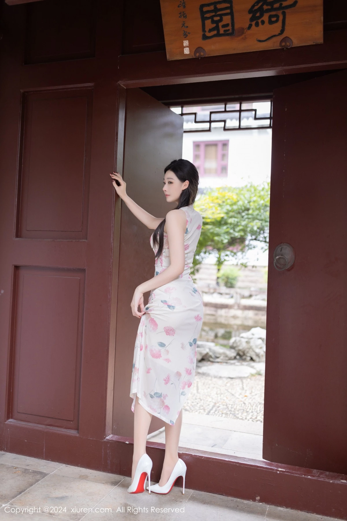 [XiuRen秀人网]第9087期小逗逗写真  第17张-《94零社区》